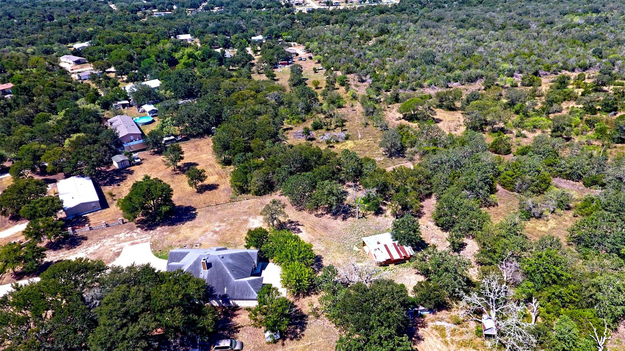 230 Heritage Oaks Dr, Cedar Creek, TX 78612