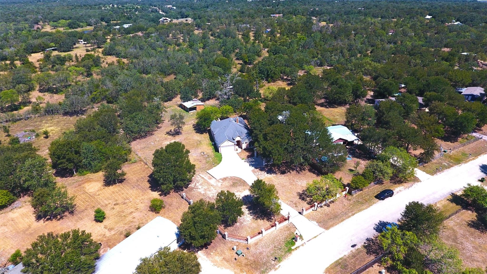 230 Heritage Oaks Dr, Cedar Creek, TX 78612
