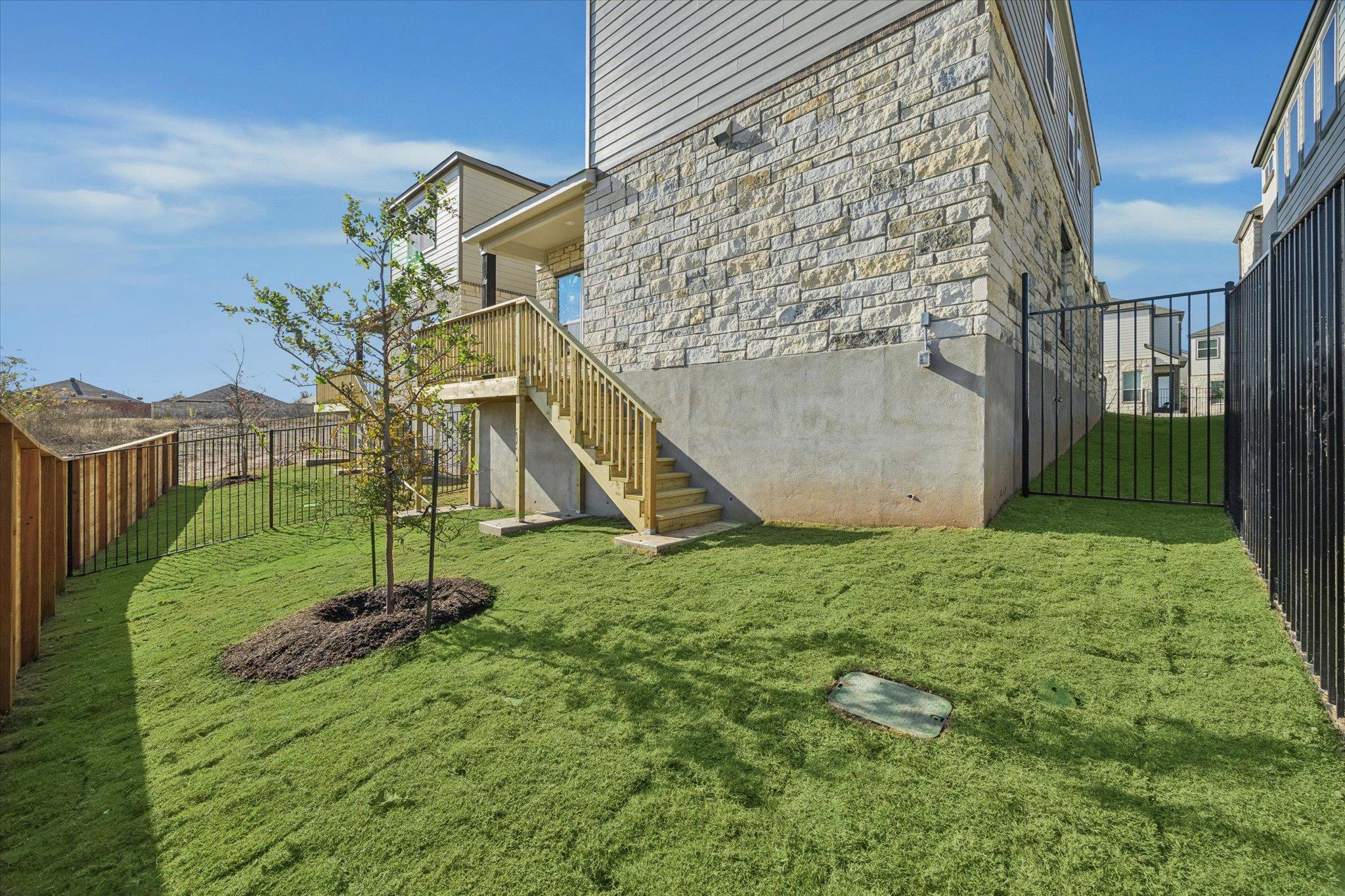 1531 N Red Bud Ln # 24, Round Rock, TX 78665