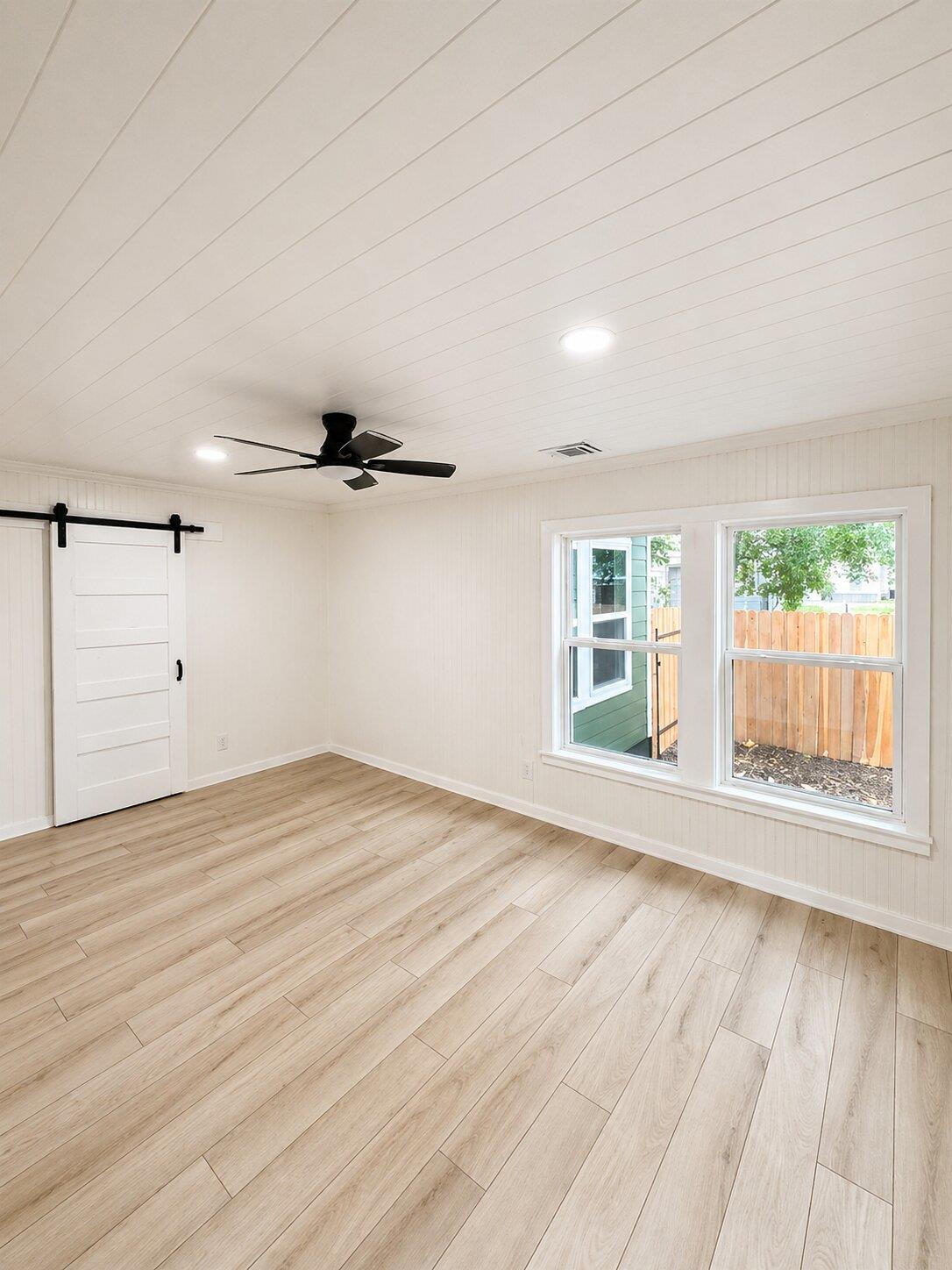 223 NW Front St, Bartlett, TX 76511