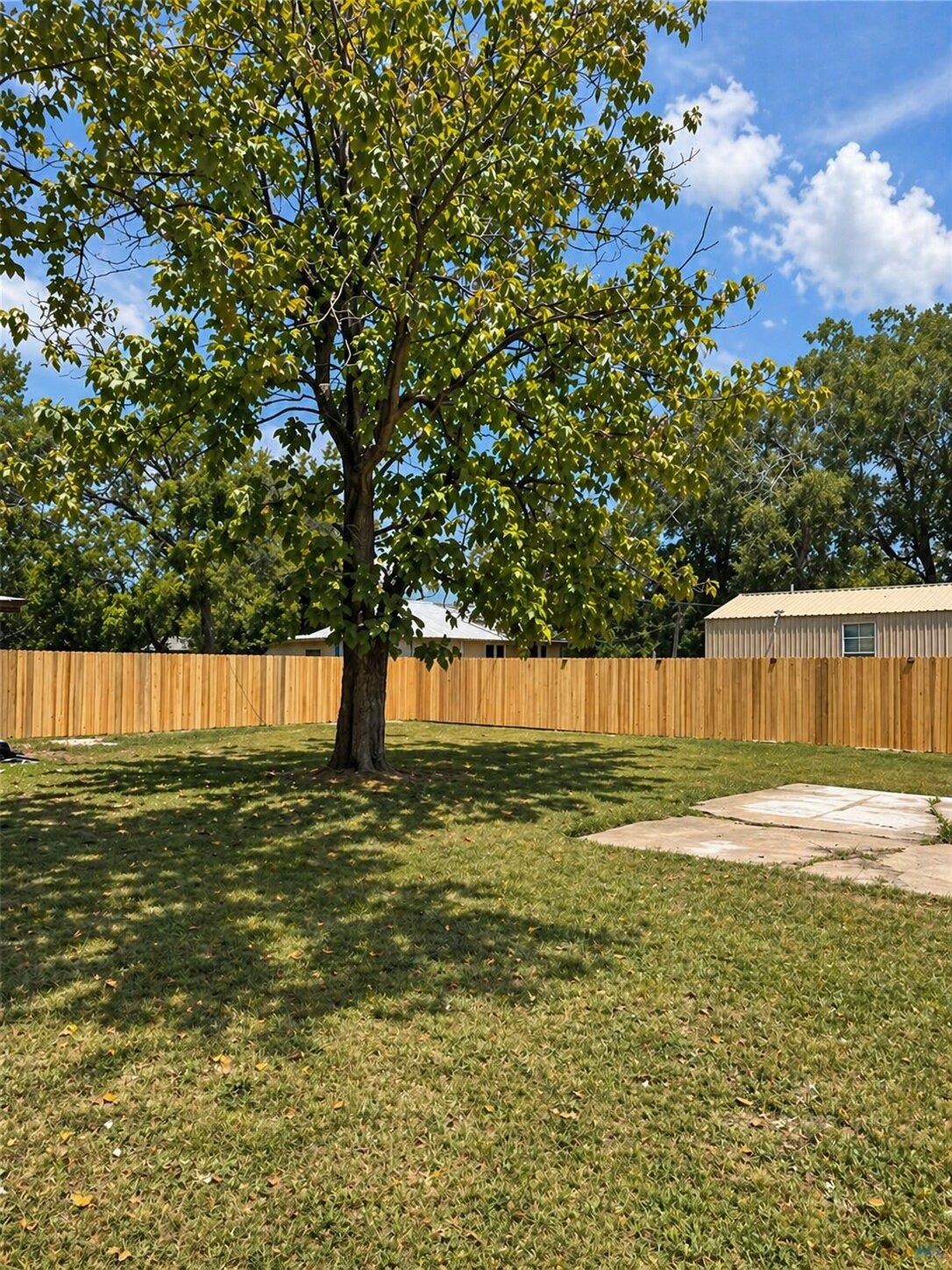 223 NW Front St, Bartlett, TX 76511
