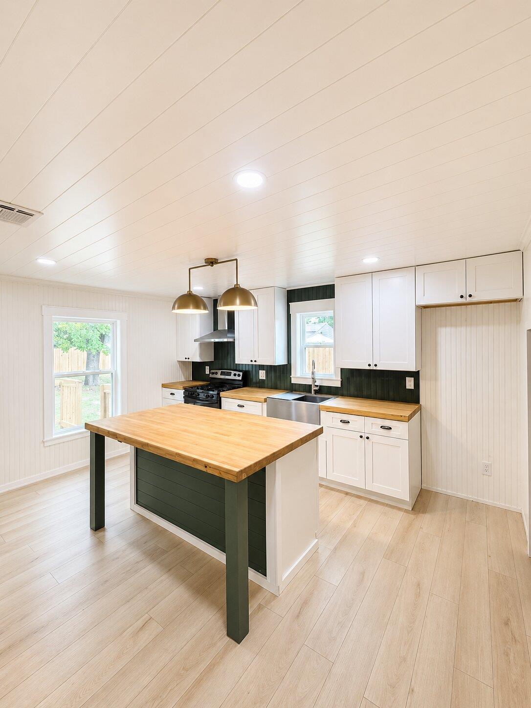 223 NW Front St, Bartlett, TX 76511