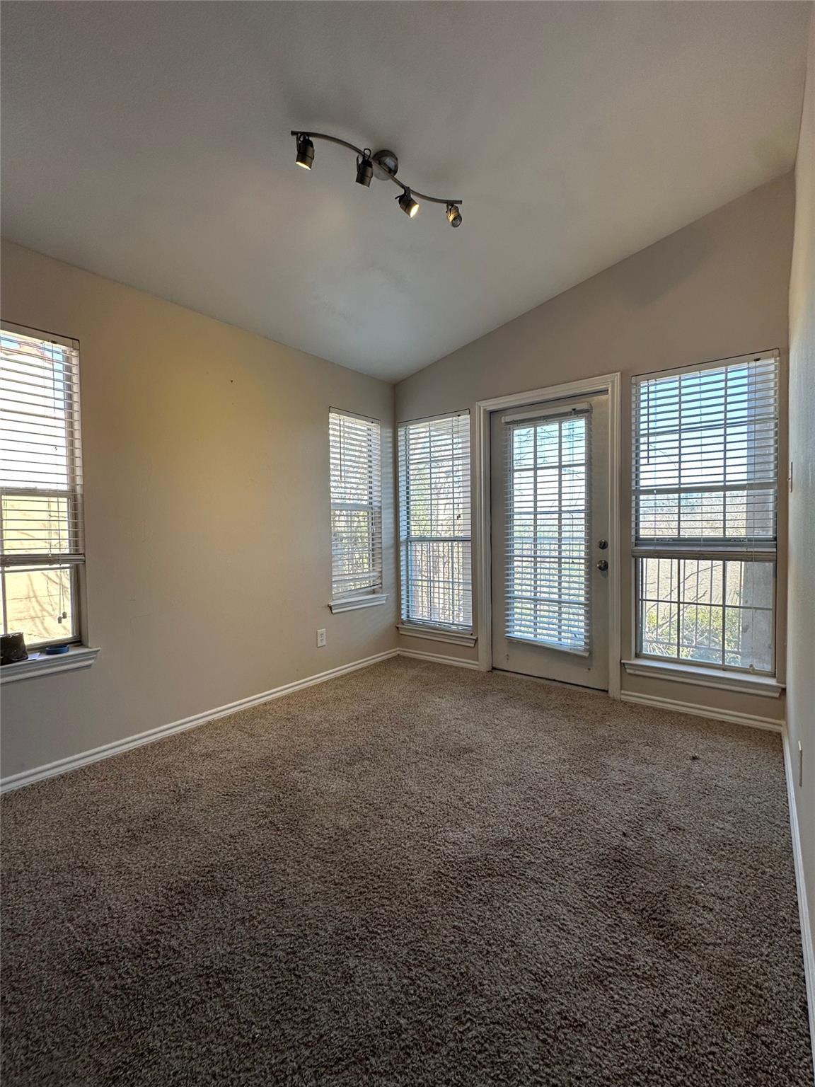 6804 N Capital of Texas Highway # 822, Austin, TX 78731