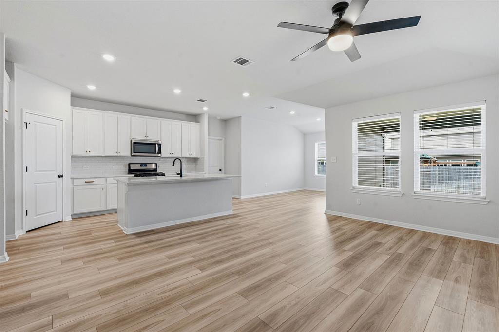 2807 Rustic Hills Dr, Round Rock, TX 78665