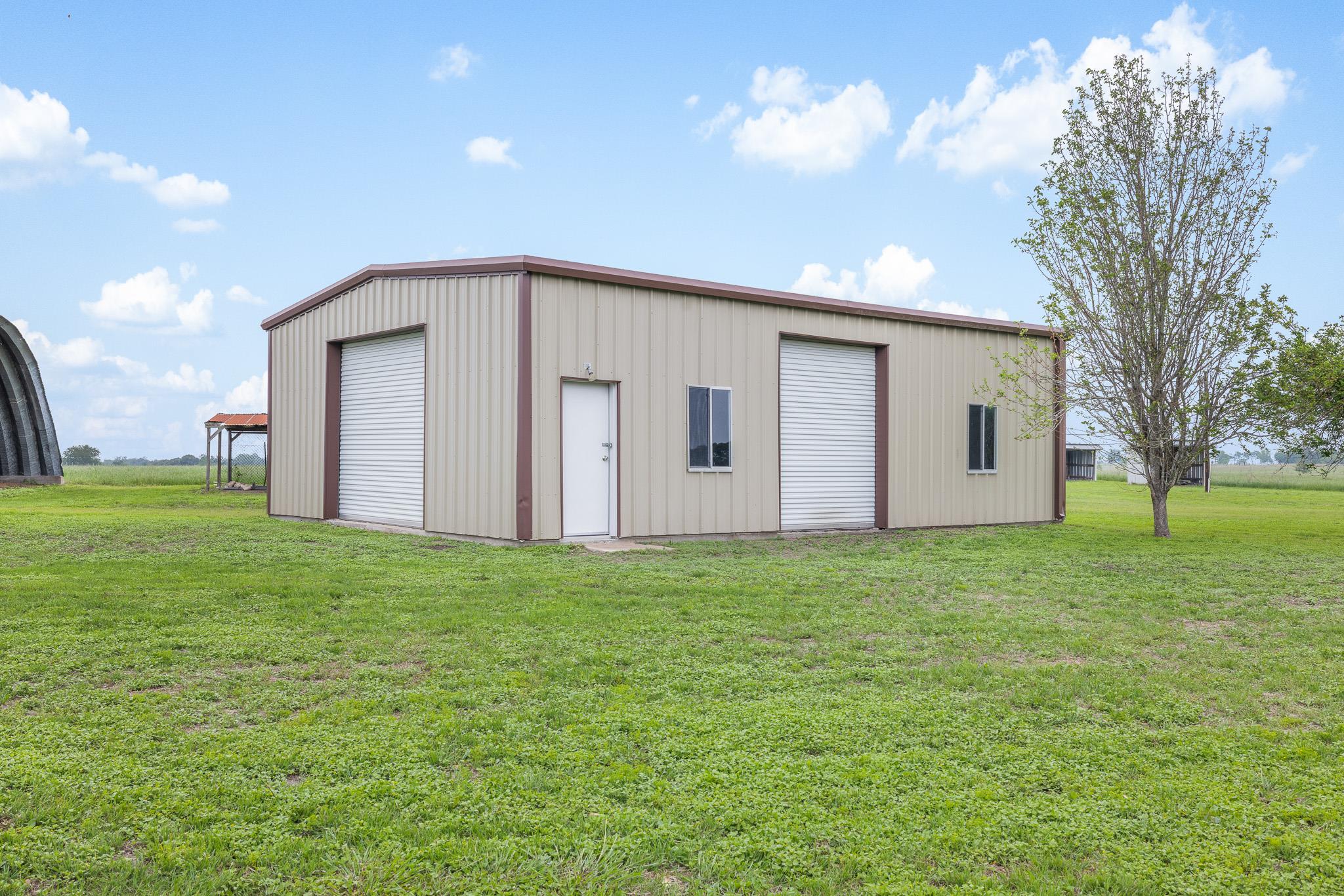 1931 Bruno Rd, Schulenburg, TX 78956
