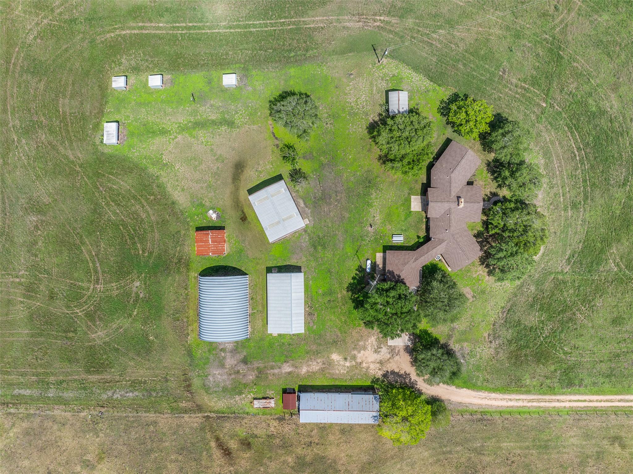 1931 Bruno Rd, Schulenburg, TX 78956