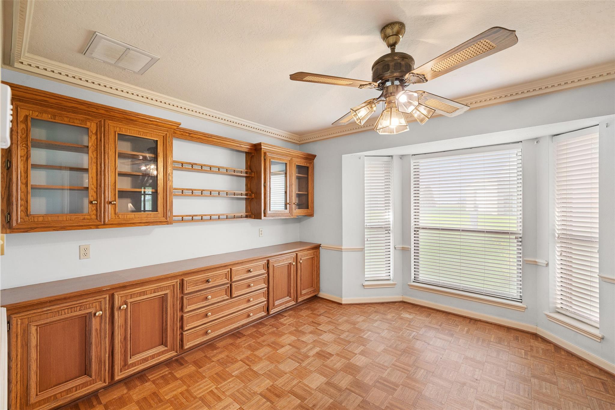 1931 Bruno Rd, Schulenburg, TX 78956