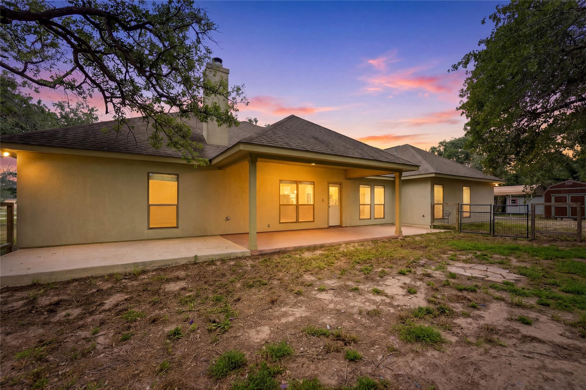 205 Sendera Xing, La Vernia, TX 78121
