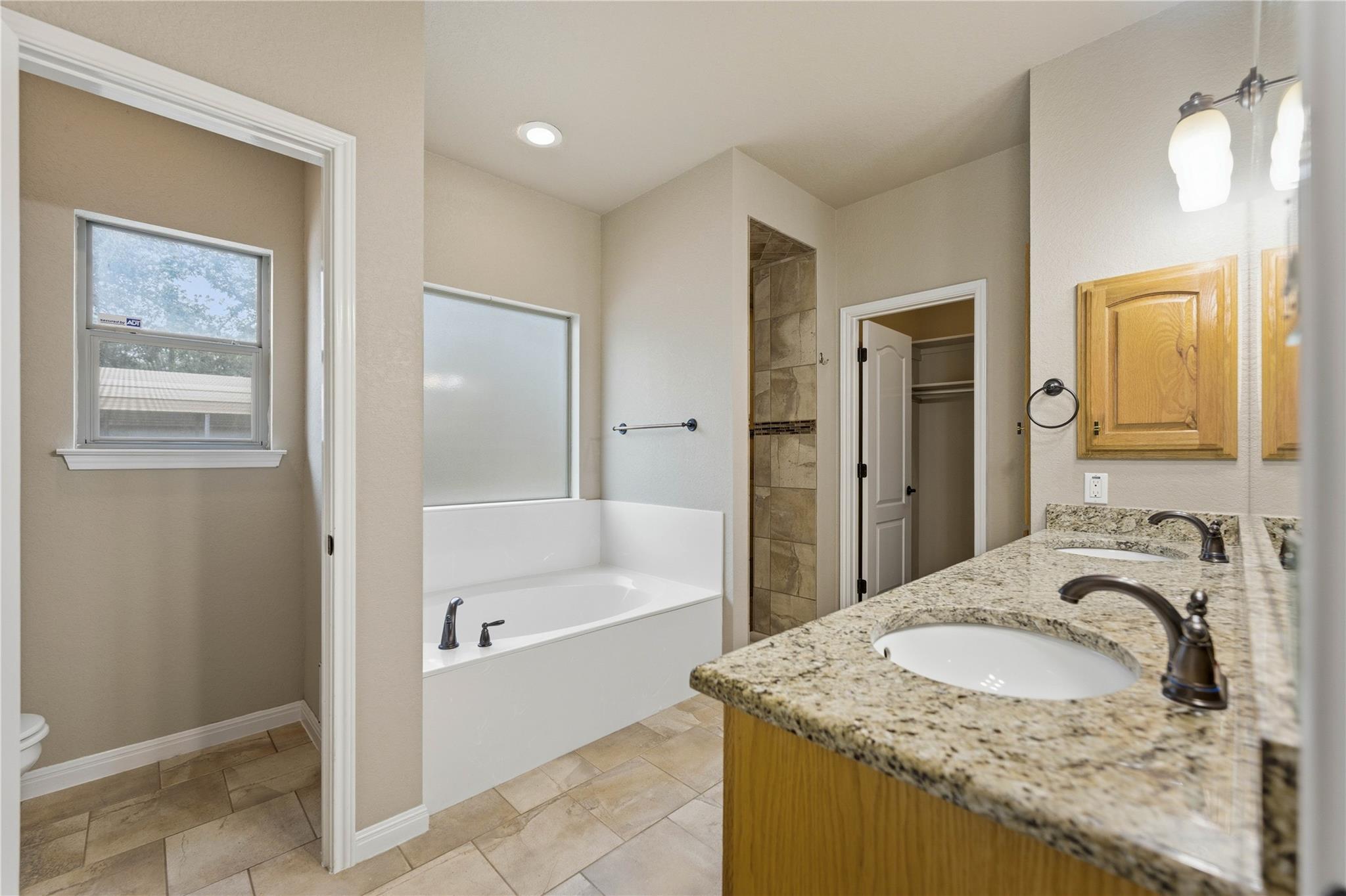 205 Sendera Xing, La Vernia, TX 78121