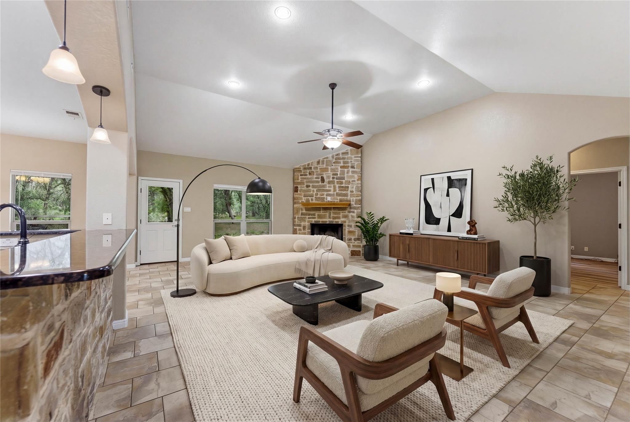 205 Sendera Xing, La Vernia, TX 78121
