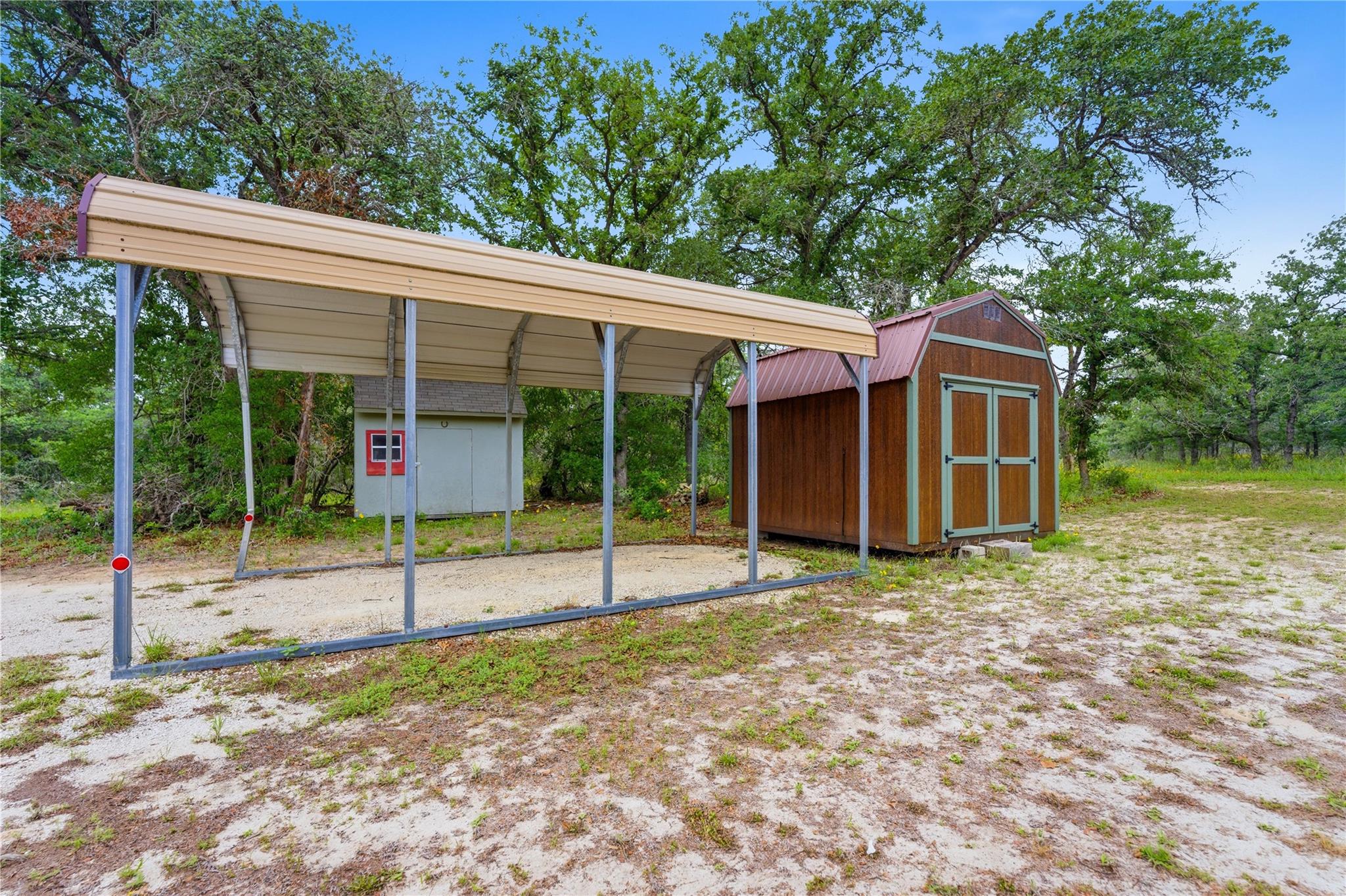 205 Sendera Xing, La Vernia, TX 78121