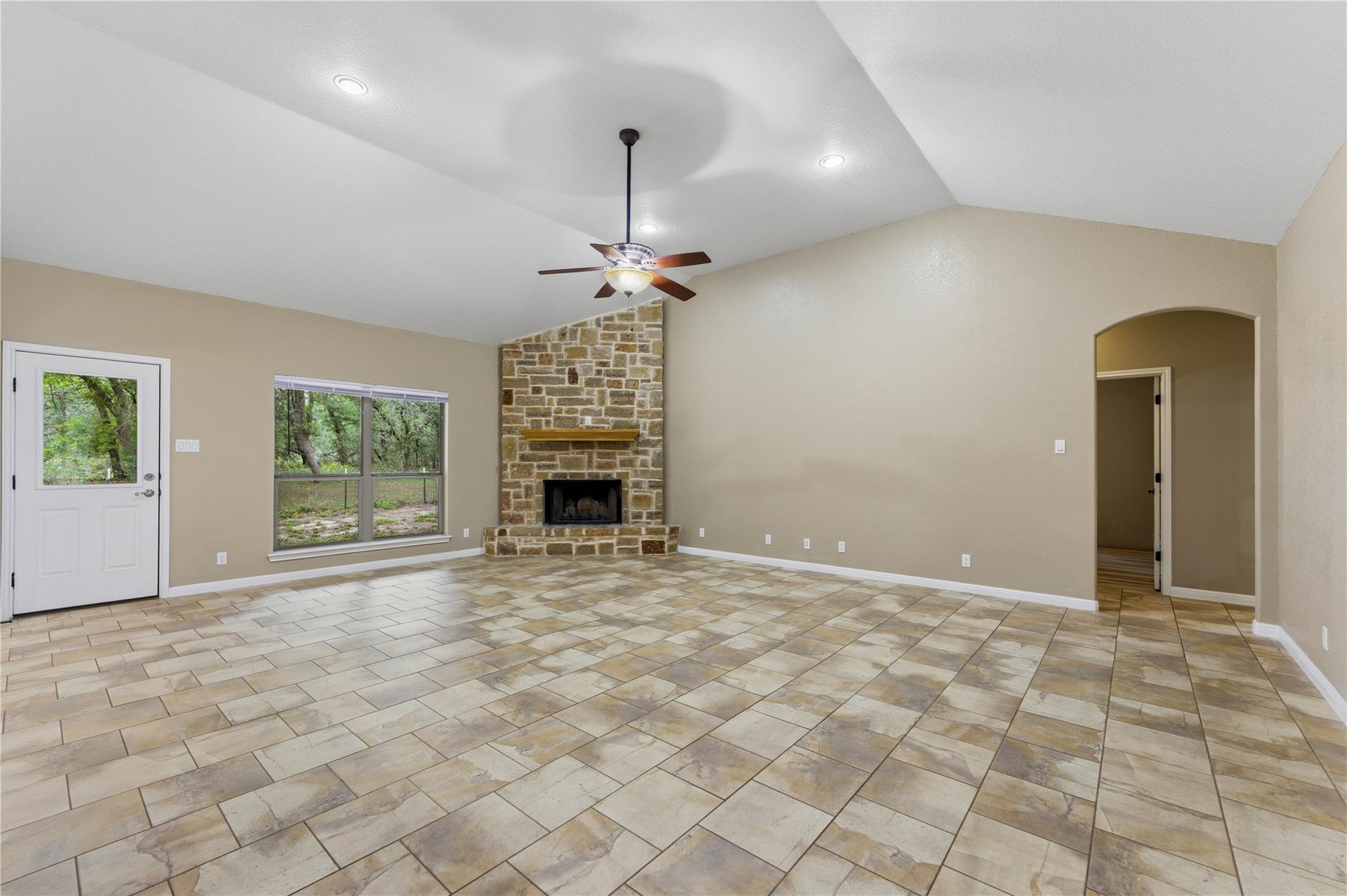 205 Sendera Xing, La Vernia, TX 78121
