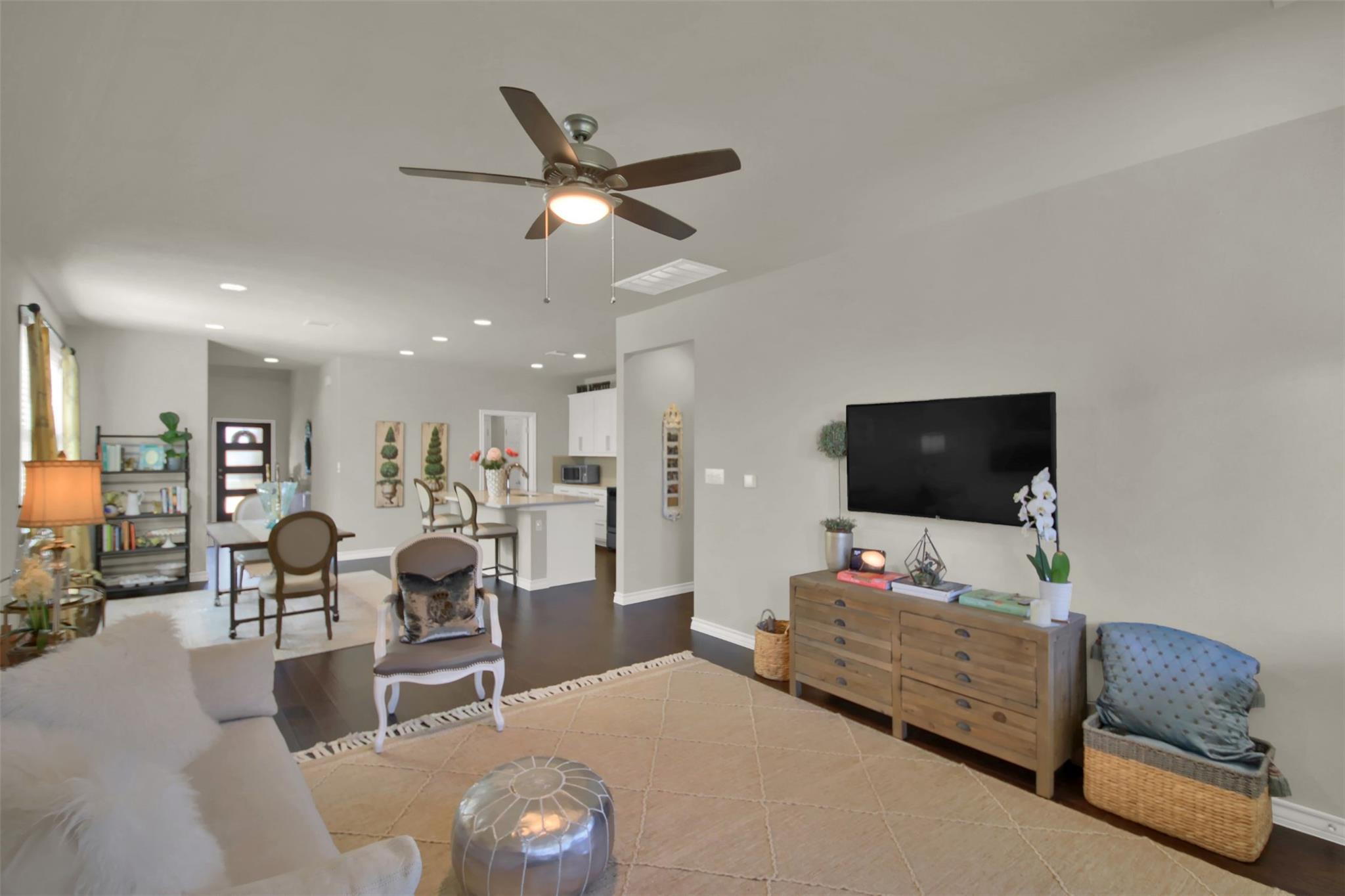305 Satsuma Dr, Buda, TX 78610