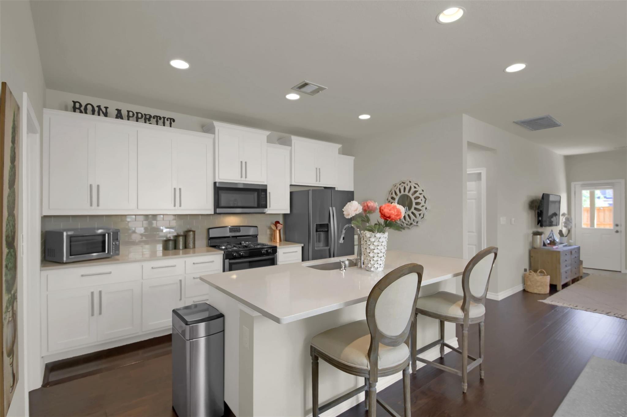305 Satsuma Dr, Buda, TX 78610