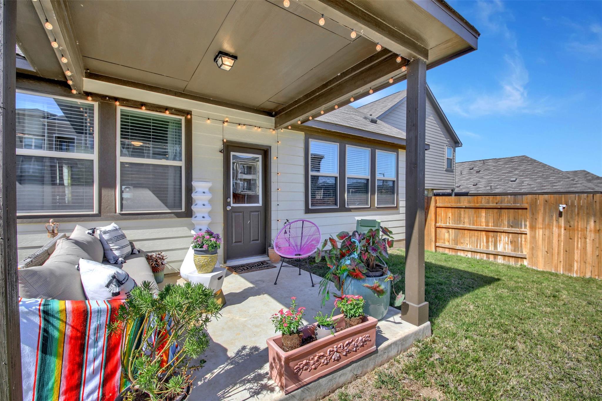 305 Satsuma Dr, Buda, TX 78610