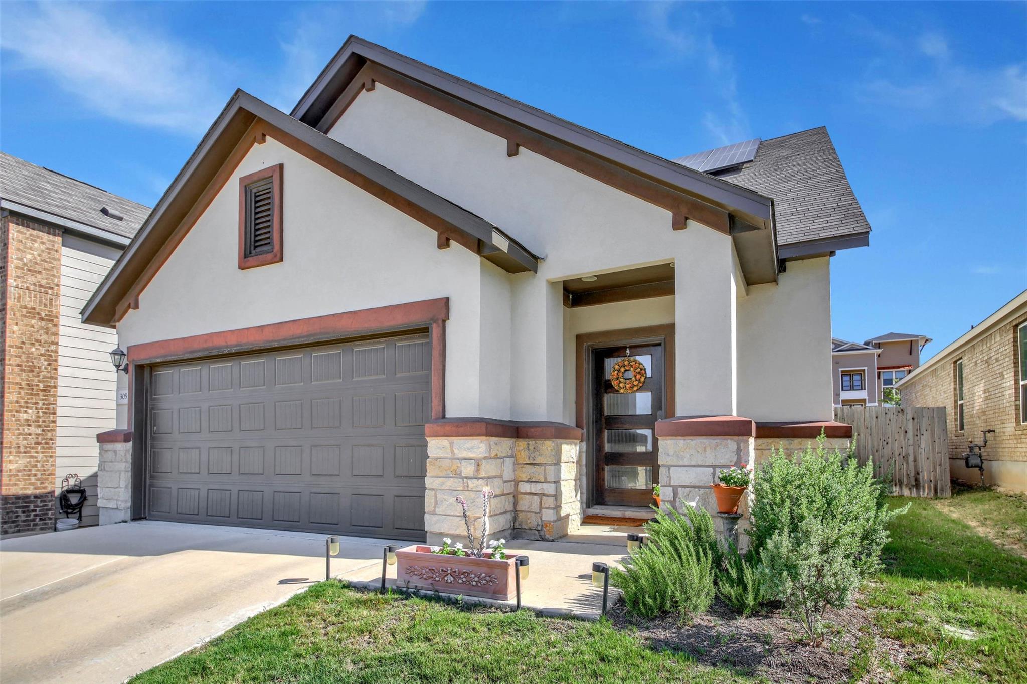 305 Satsuma Dr, Buda, TX 78610