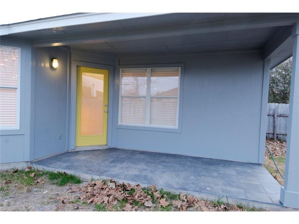 107 Tanglewood Ln, Hutto, TX 78634