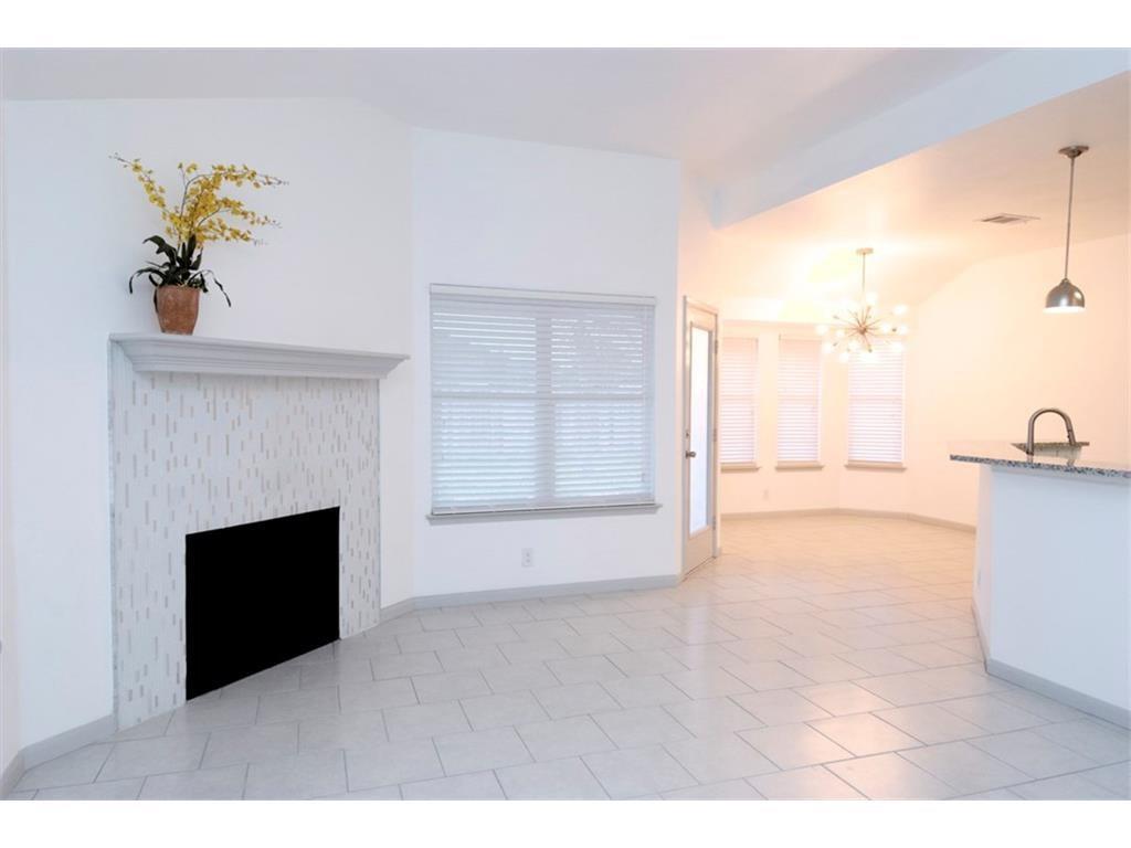 107 Tanglewood Ln, Hutto, TX 78634
