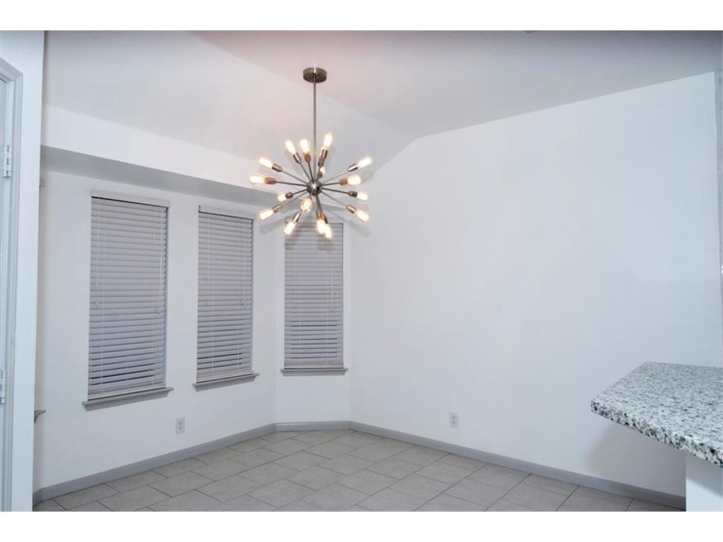 107 Tanglewood Ln, Hutto, TX 78634