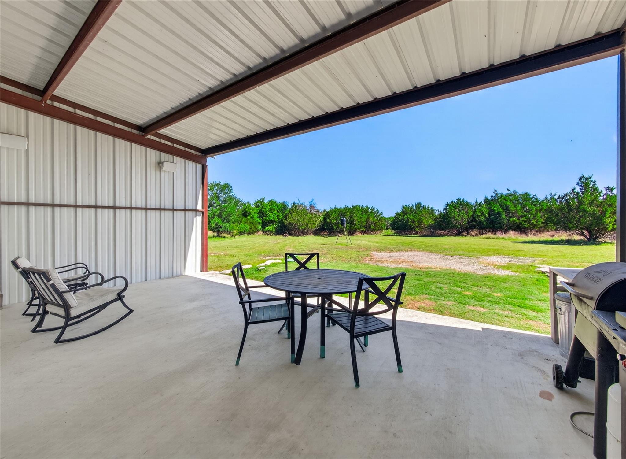 411 Avila Ln, Briggs, TX 78608