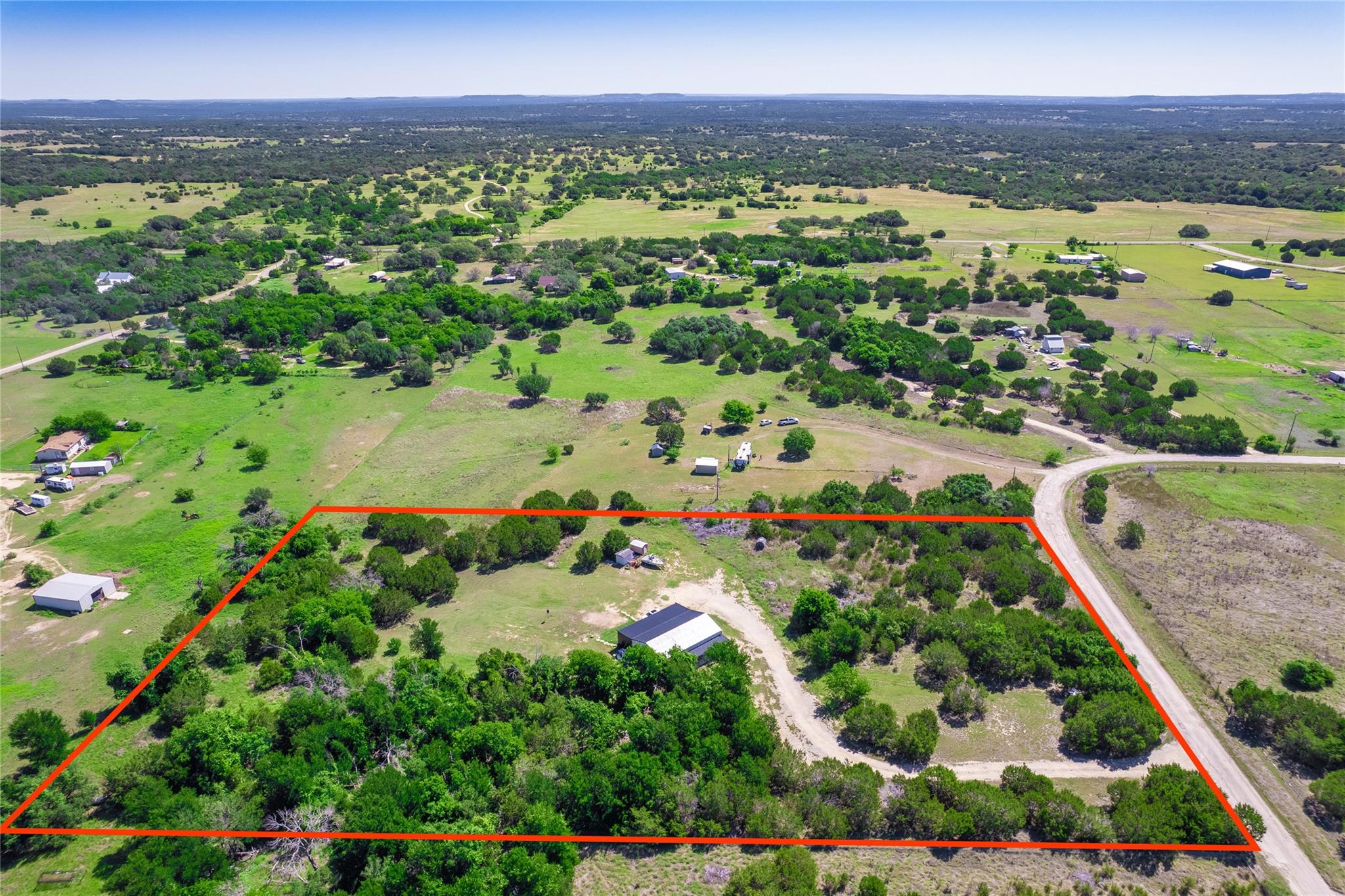 411 Avila Ln, Briggs, TX 78608