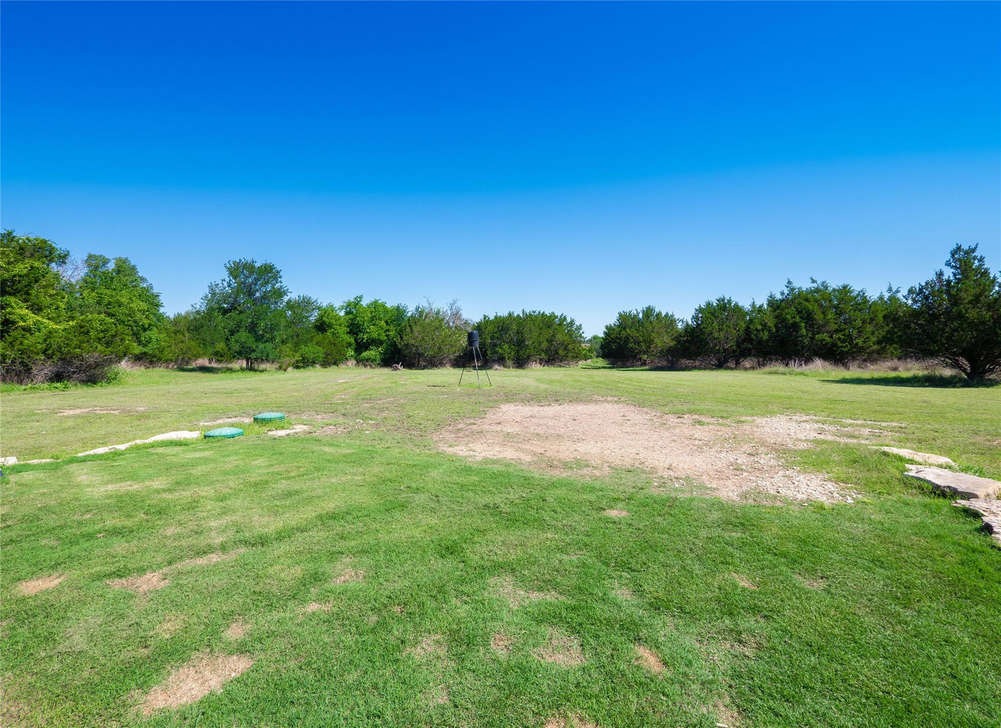 411 Avila Ln, Briggs, TX 78608