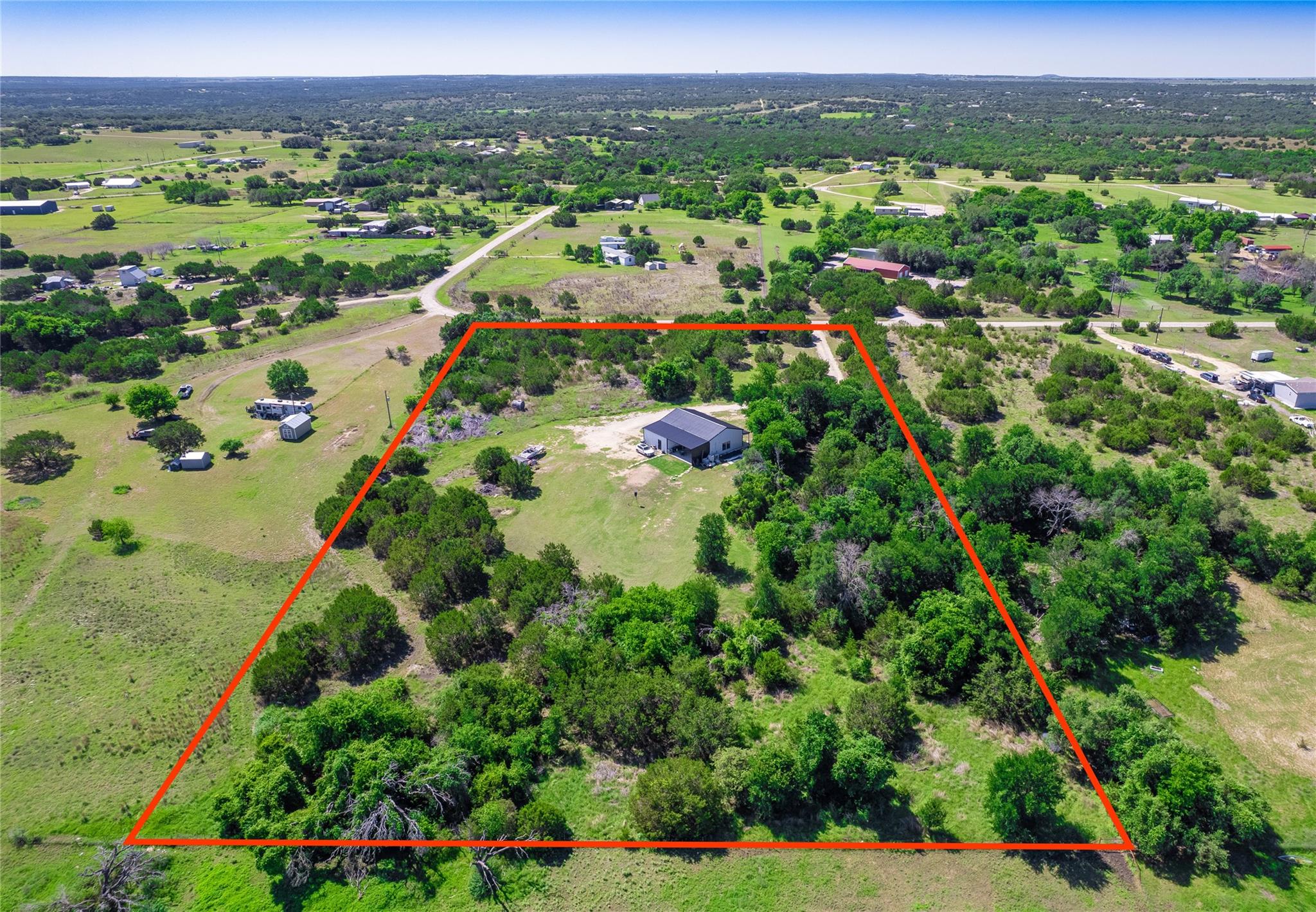 411 Avila Ln, Briggs, TX 78608