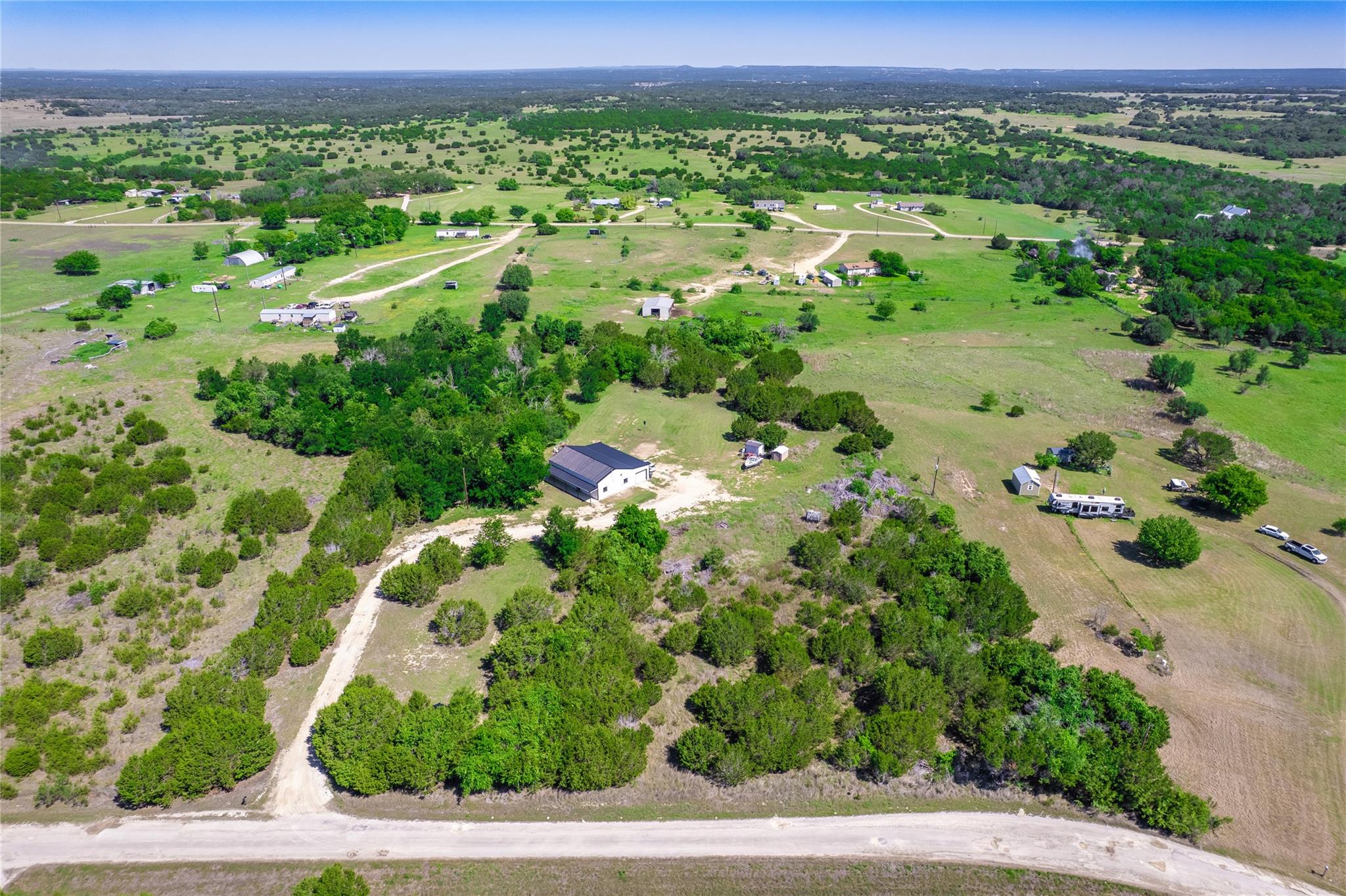 411 Avila Ln, Briggs, TX 78608