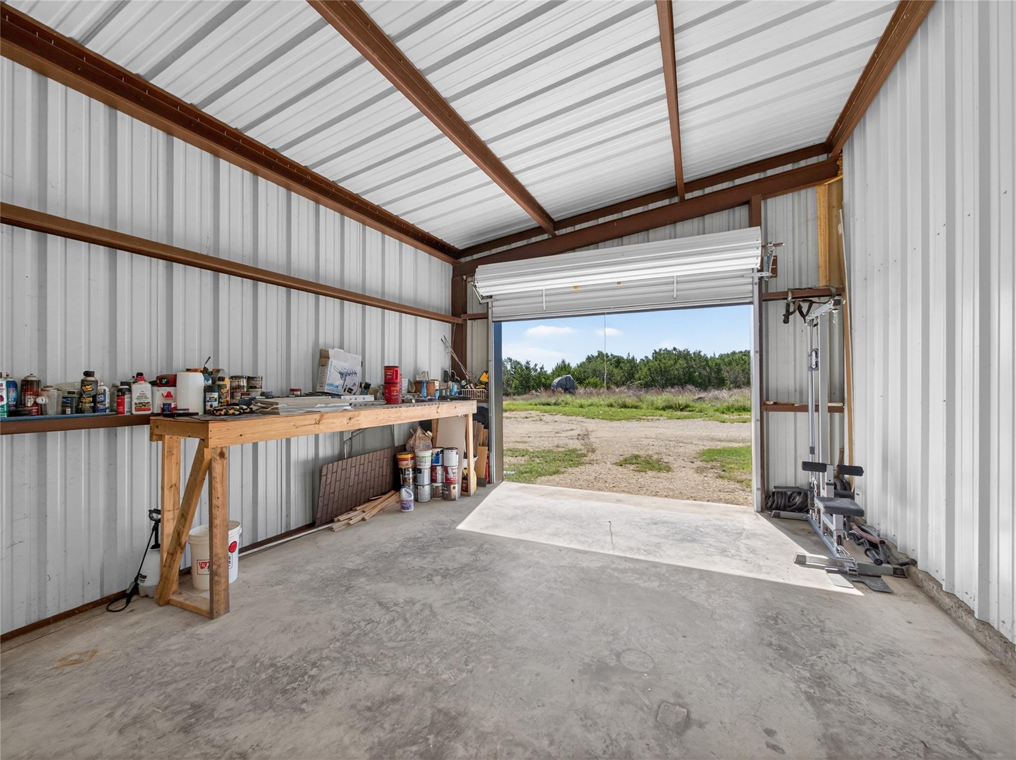 411 Avila Ln, Briggs, TX 78608