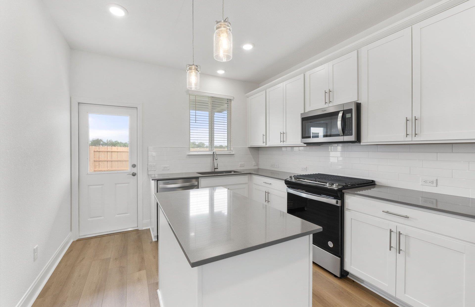 108 Blackfoot Daisy Path, San Marcos, TX 78666