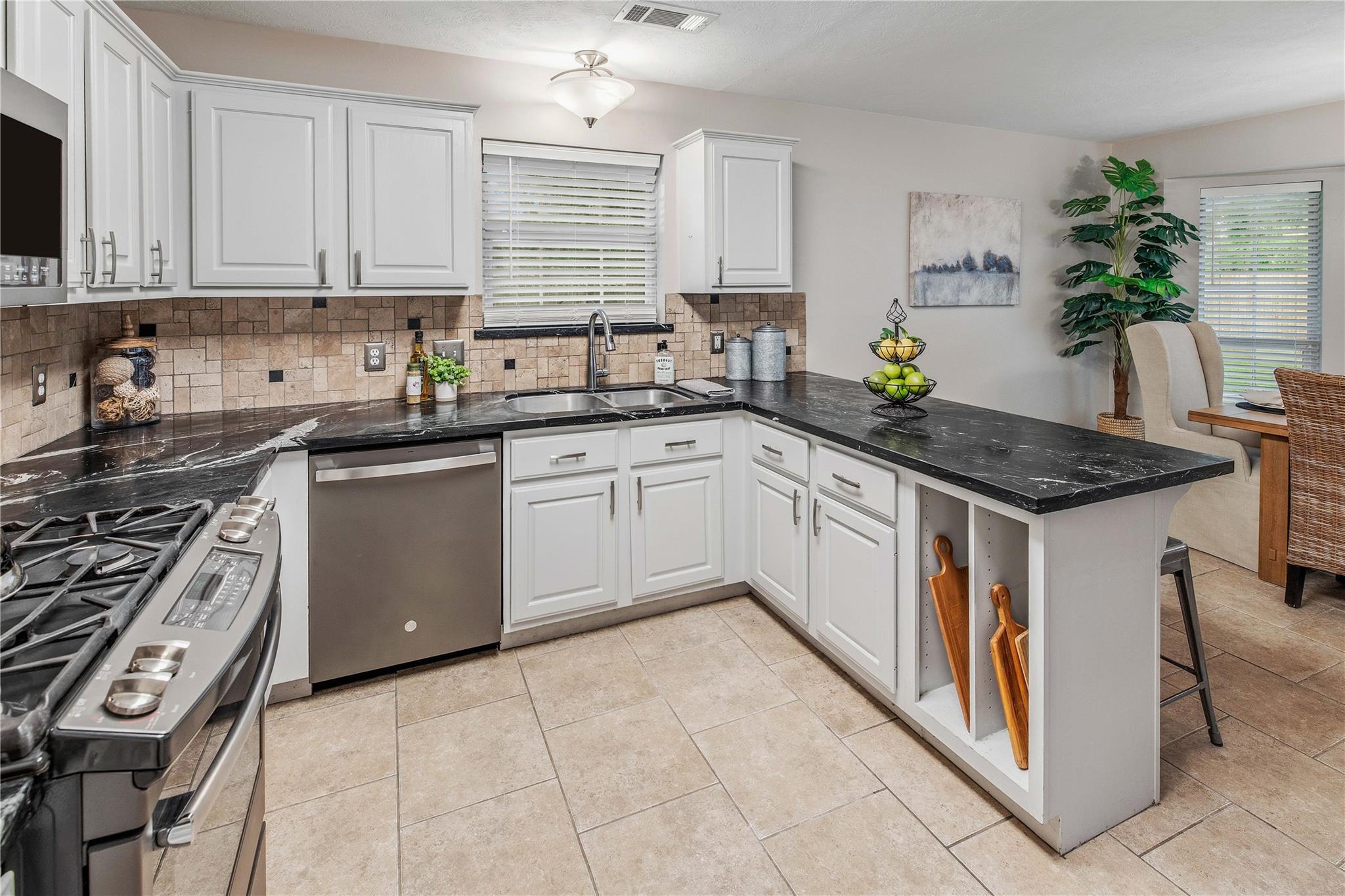 1414 Kernstown Ln, College Station, TX 77845