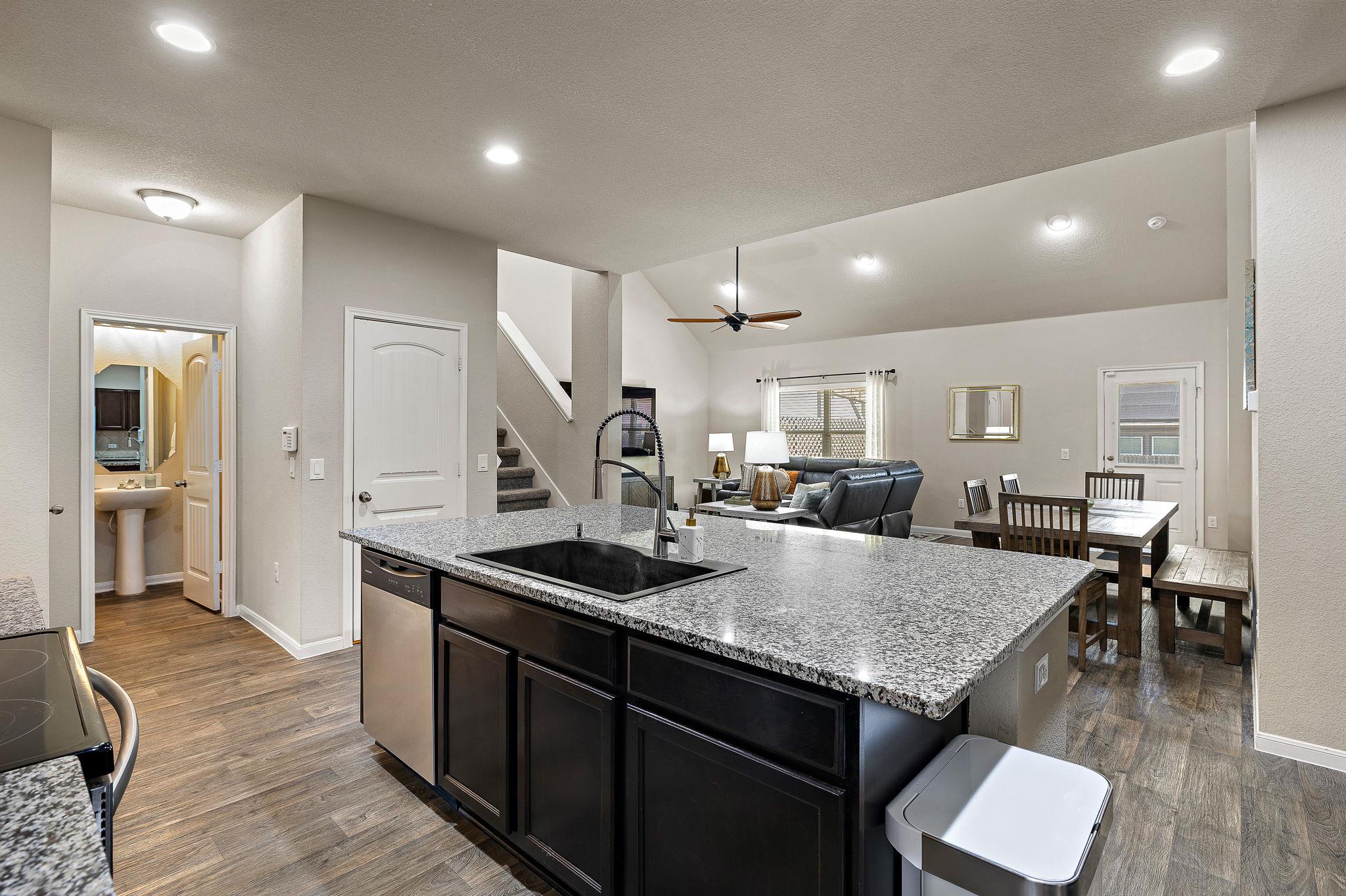 201 Garcitas Creek Ln, Hutto, TX 78634