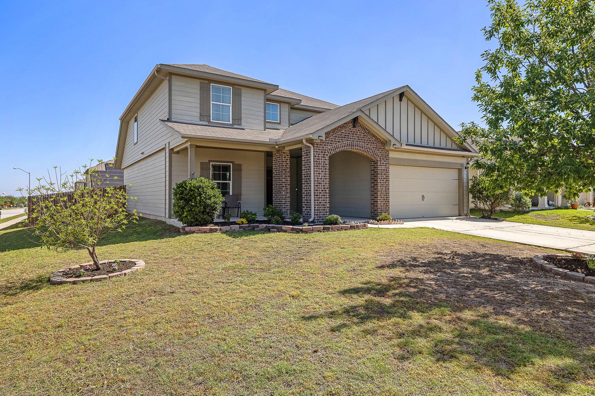 201 Garcitas Creek Ln, Hutto, TX 78634