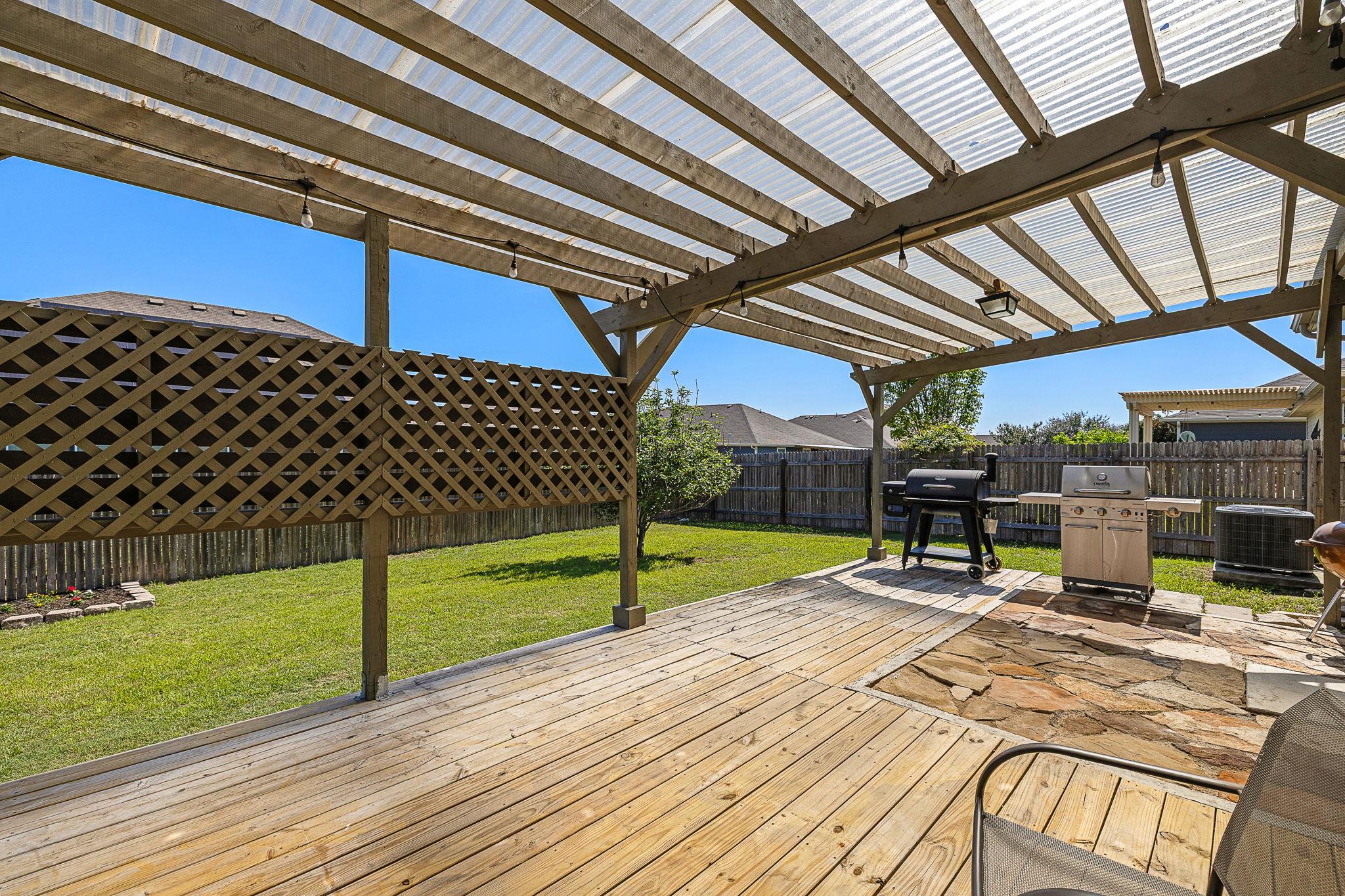 201 Garcitas Creek Ln, Hutto, TX 78634