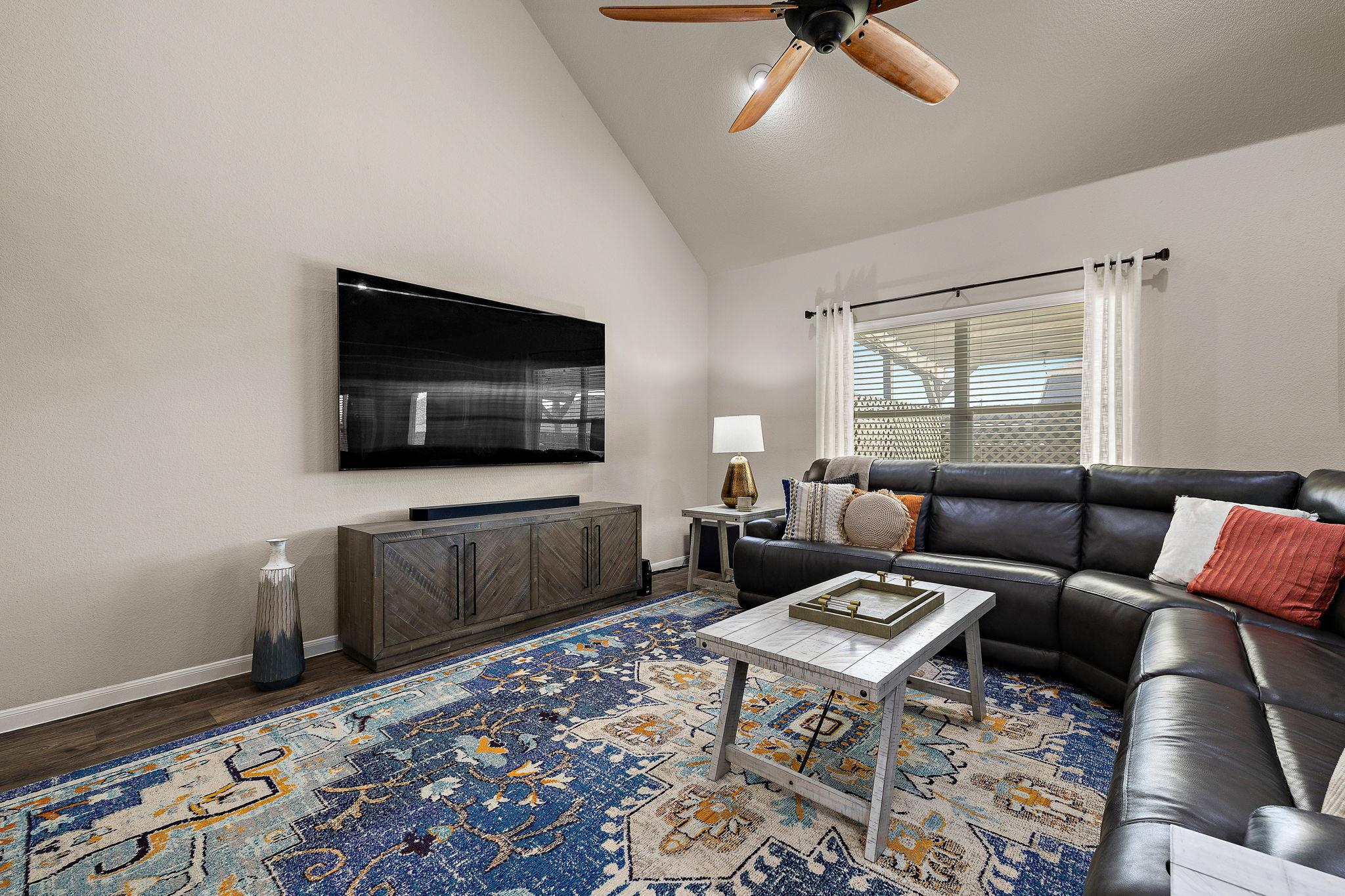 201 Garcitas Creek Ln, Hutto, TX 78634