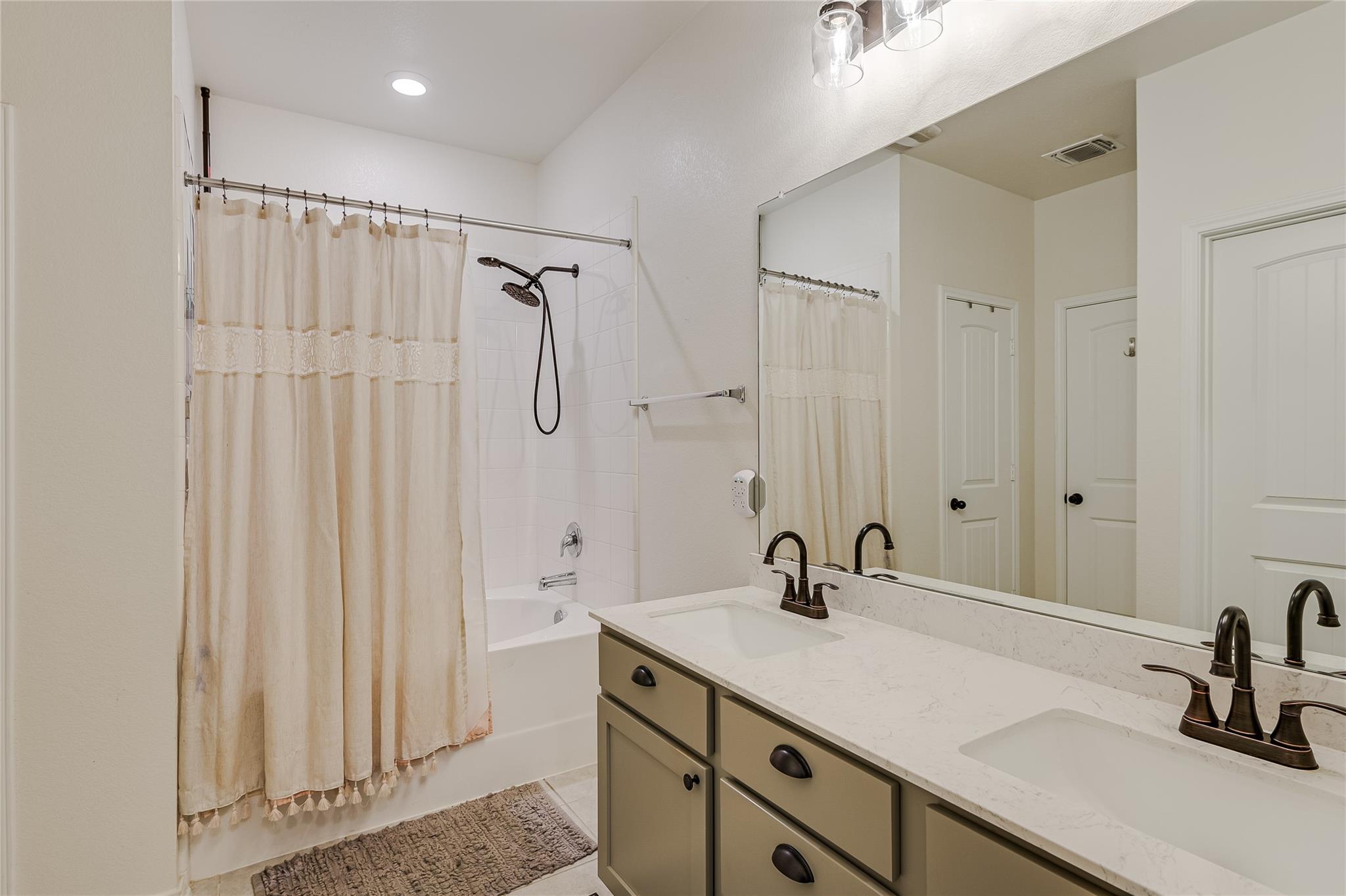 1008 Estes Park, Taylor, TX 76574