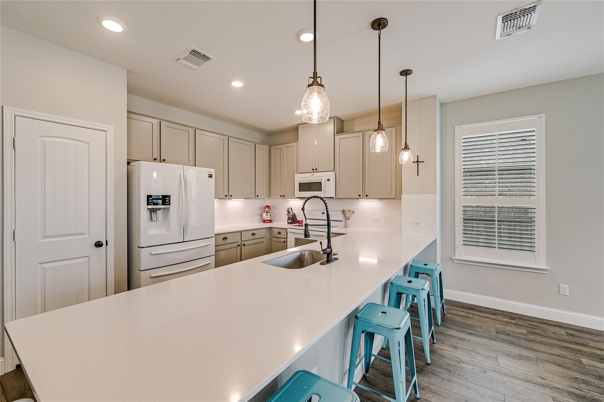 1008 Estes Park, Taylor, TX 76574