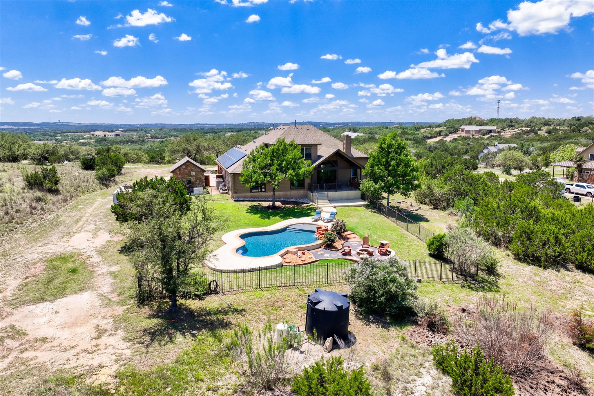 226 Hudson Ln, Dripping Springs, TX 78620