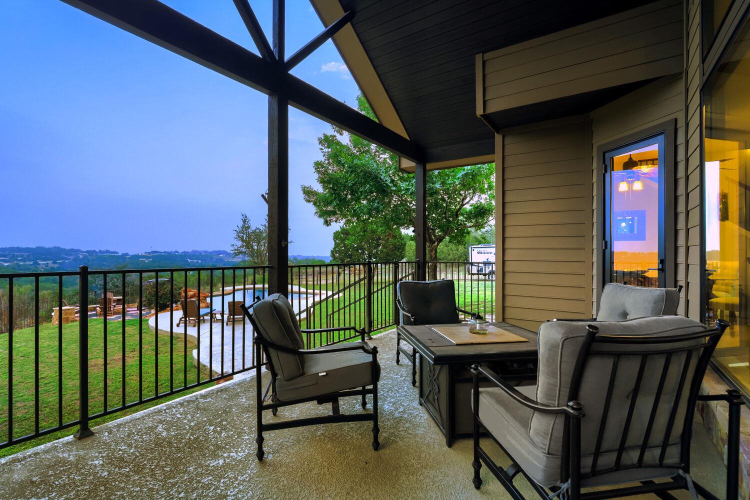 226 Hudson Ln, Dripping Springs, TX 78620