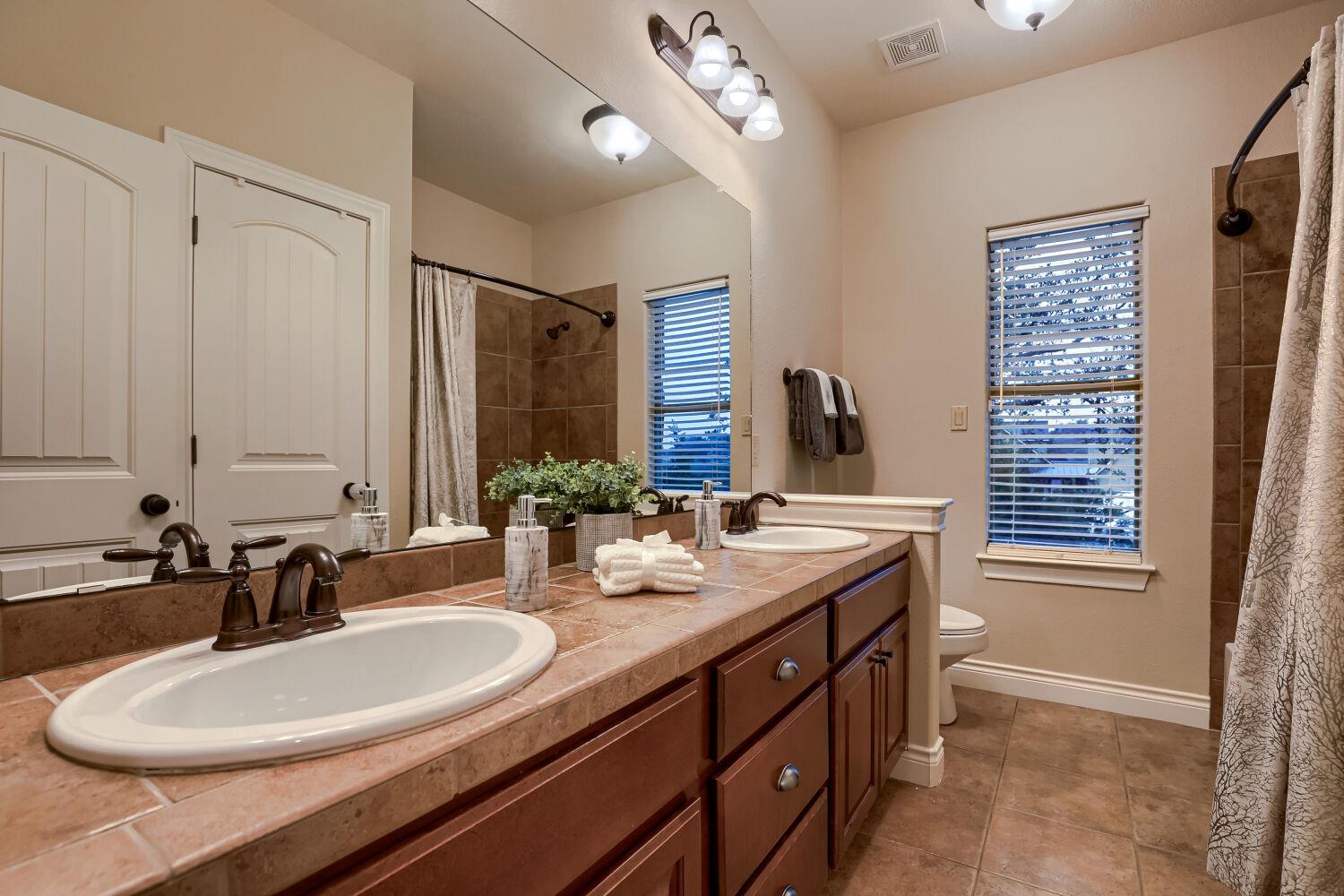 226 Hudson Ln, Dripping Springs, TX 78620