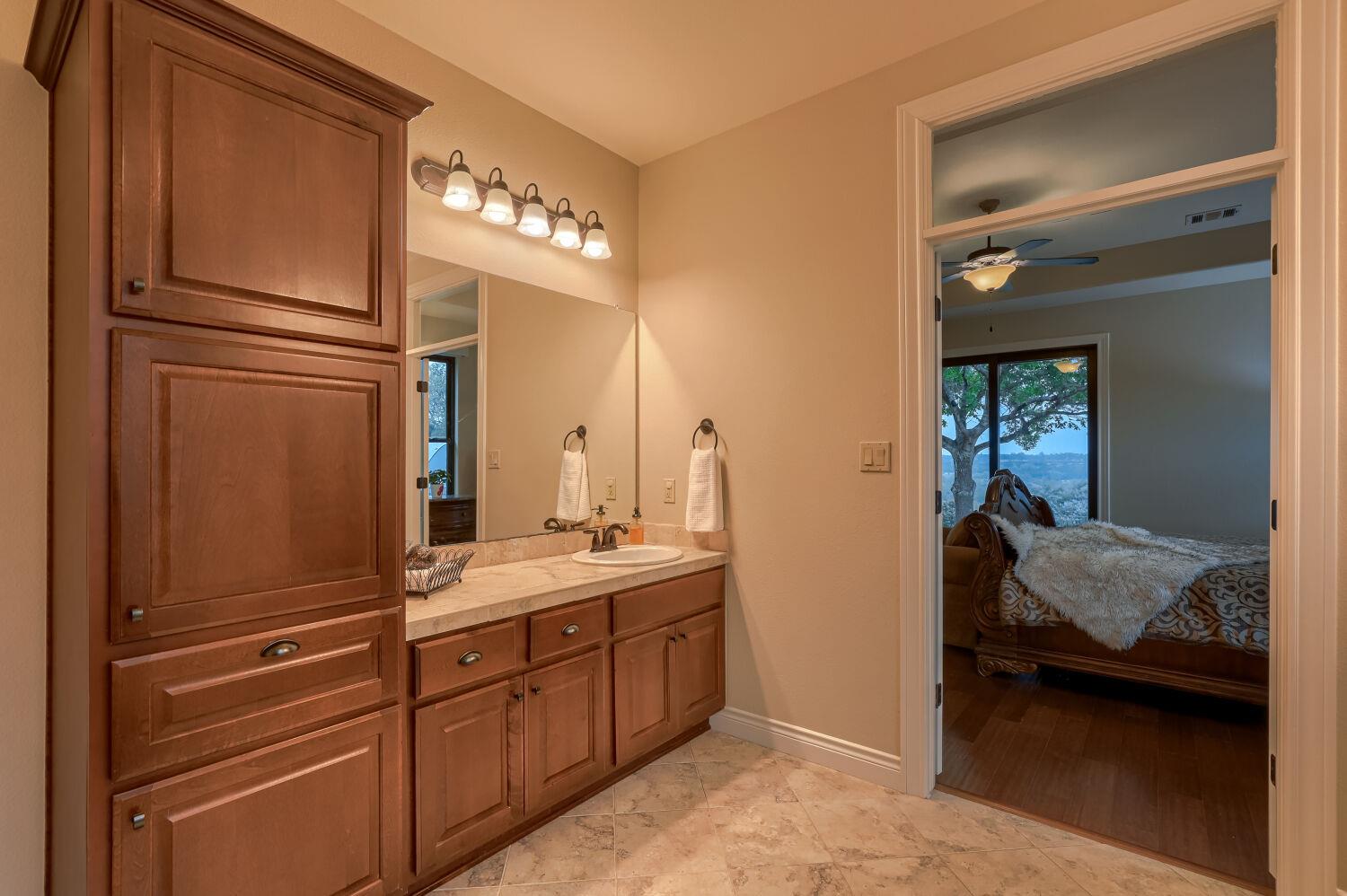 226 Hudson Ln, Dripping Springs, TX 78620