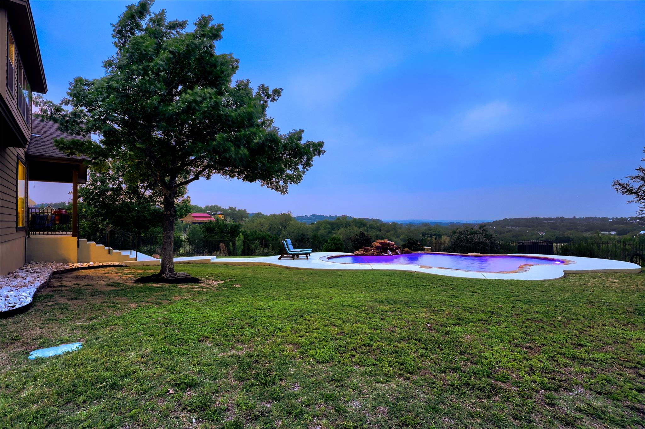 226 Hudson Ln, Dripping Springs, TX 78620