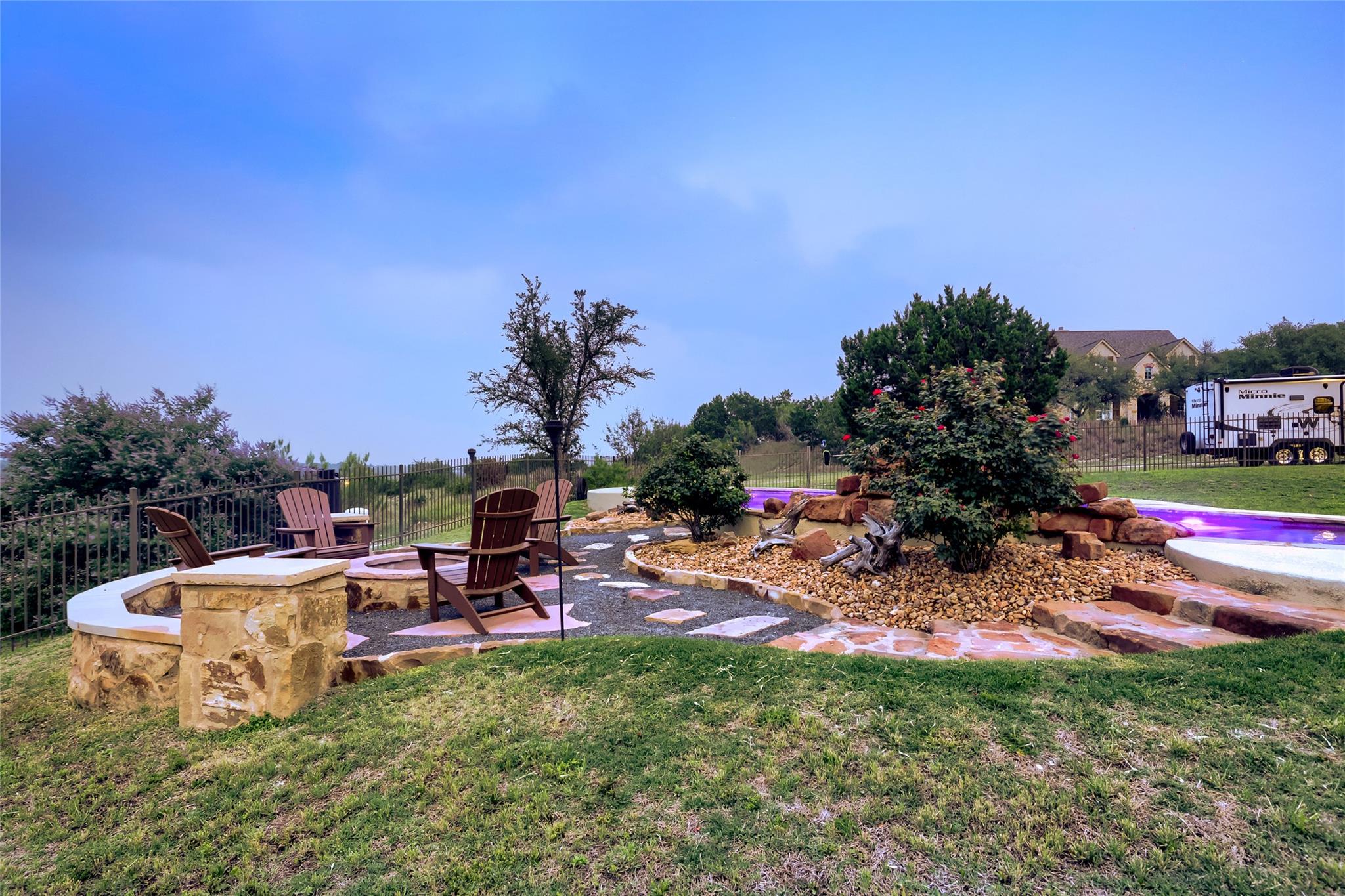 226 Hudson Ln, Dripping Springs, TX 78620