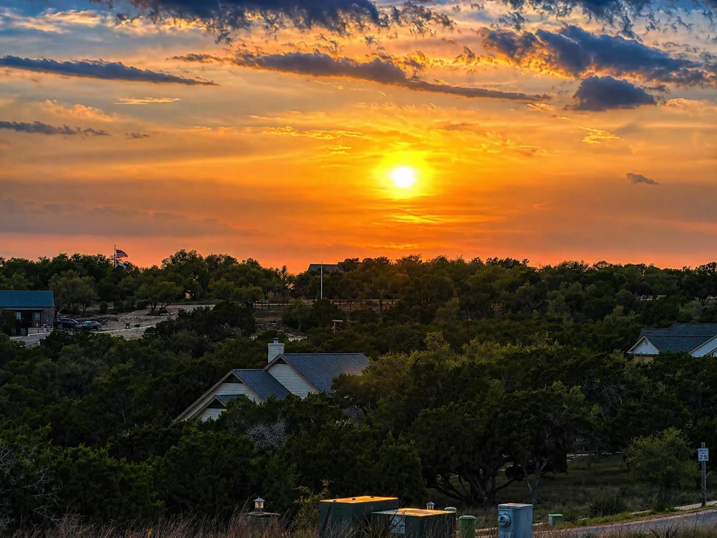 226 Hudson Ln, Dripping Springs, TX 78620