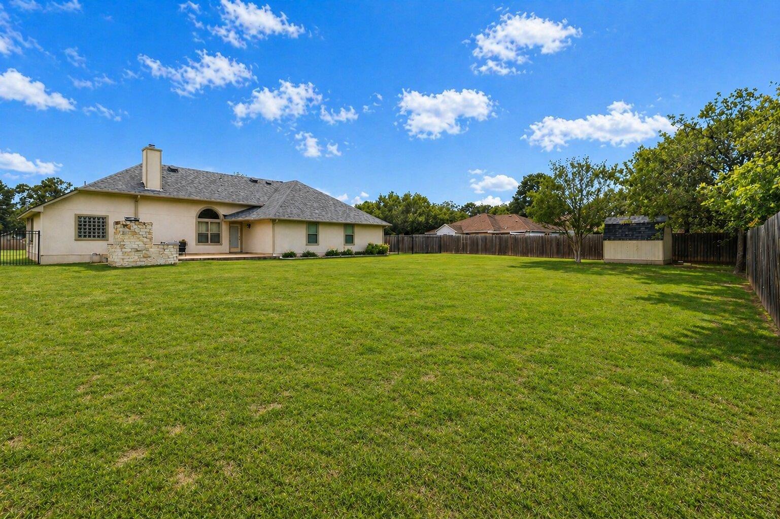 116 Puna Ln, Bastrop, TX 78602