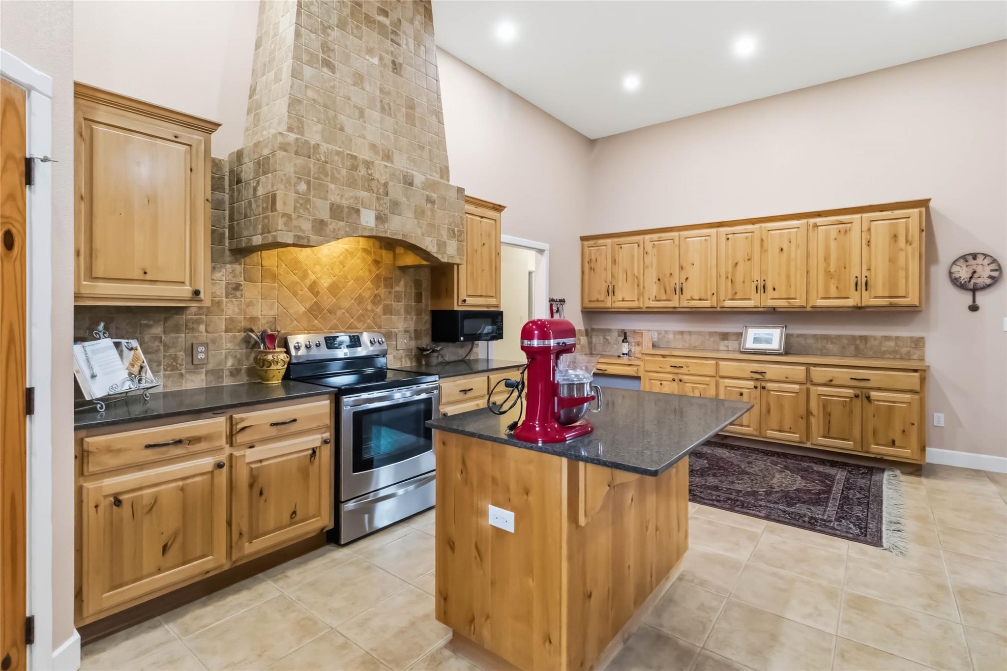 116 Puna Ln, Bastrop, TX 78602