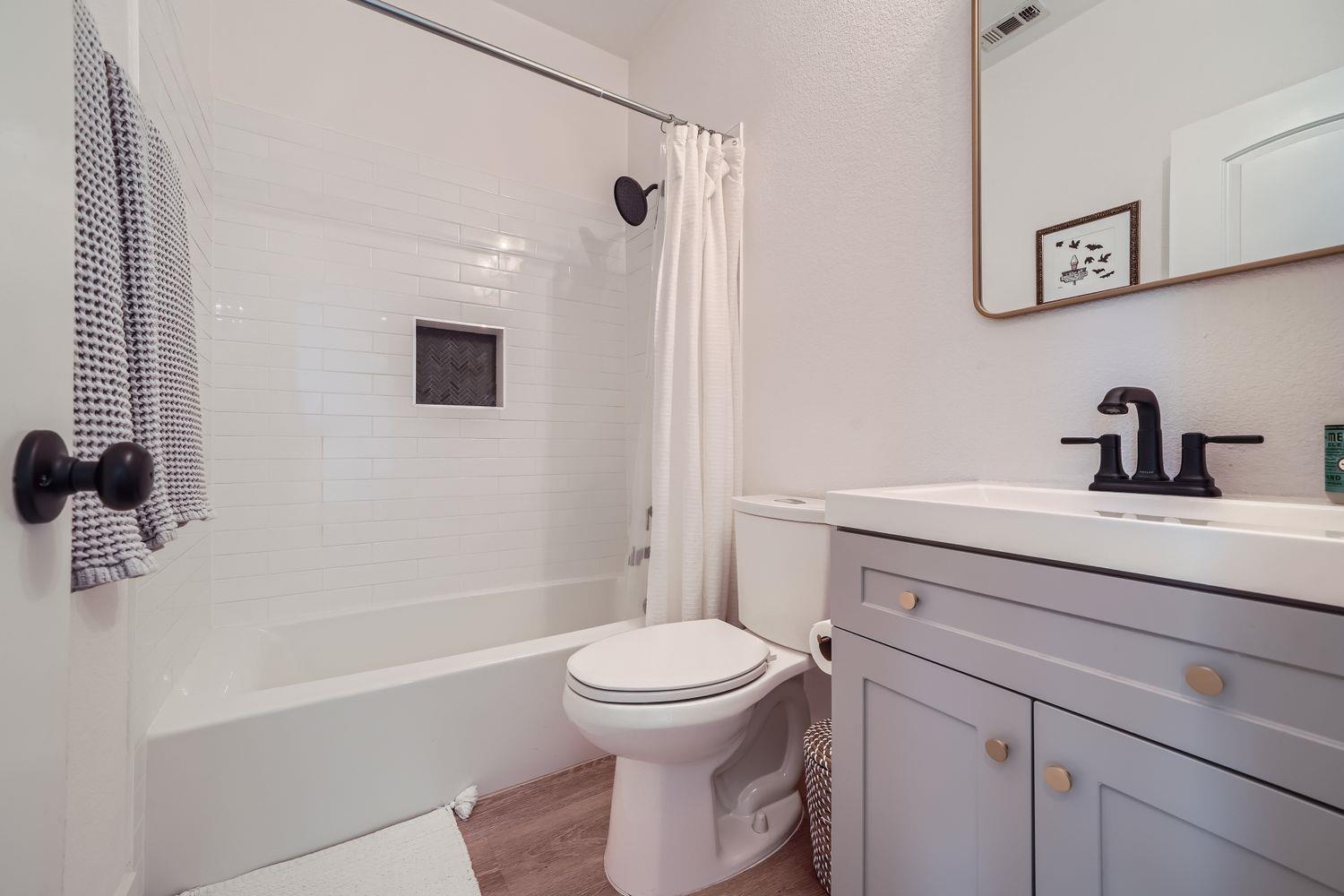 6915 Carver Ave # 1, Austin, TX 78752
