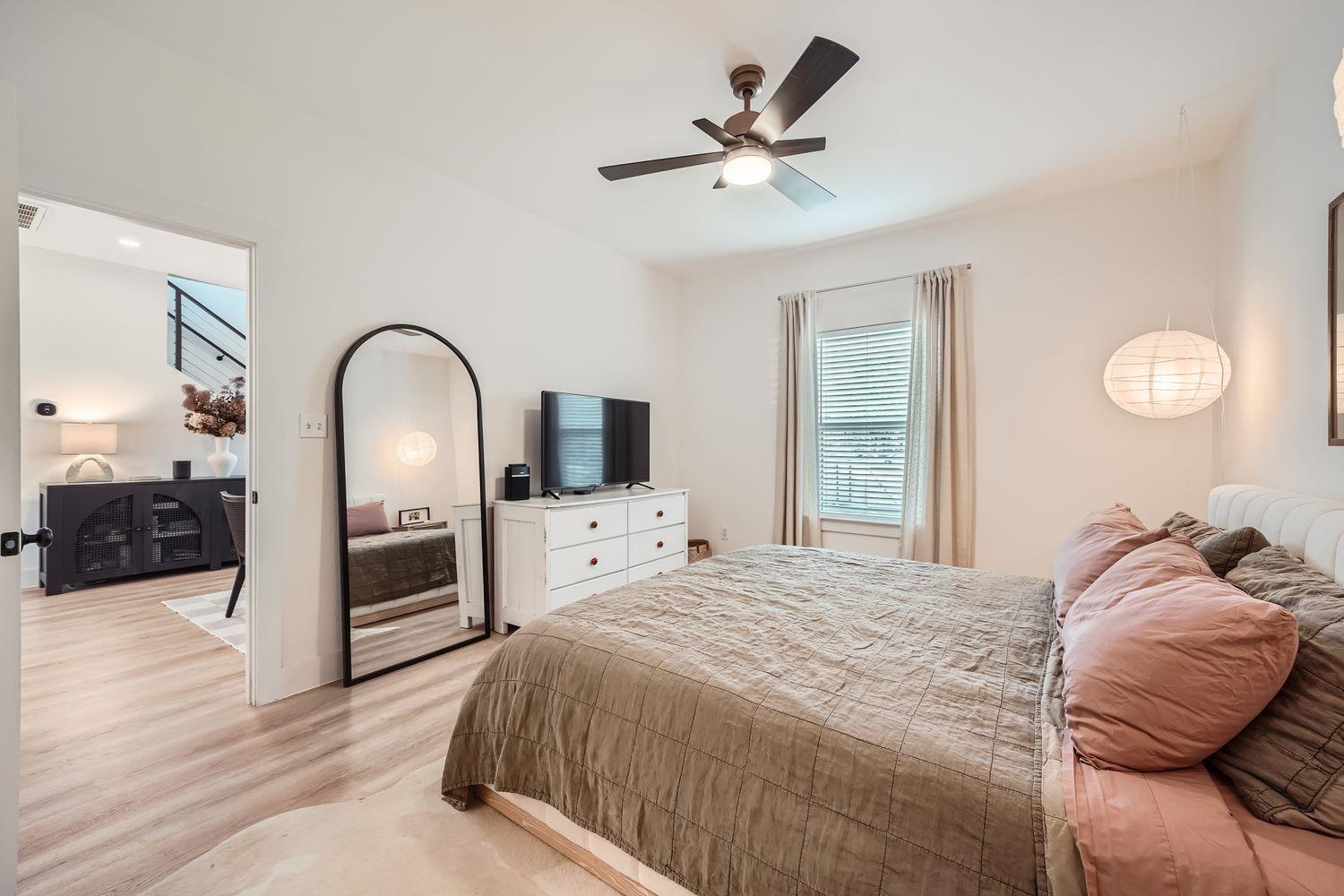 6915 Carver Ave # 1, Austin, TX 78752