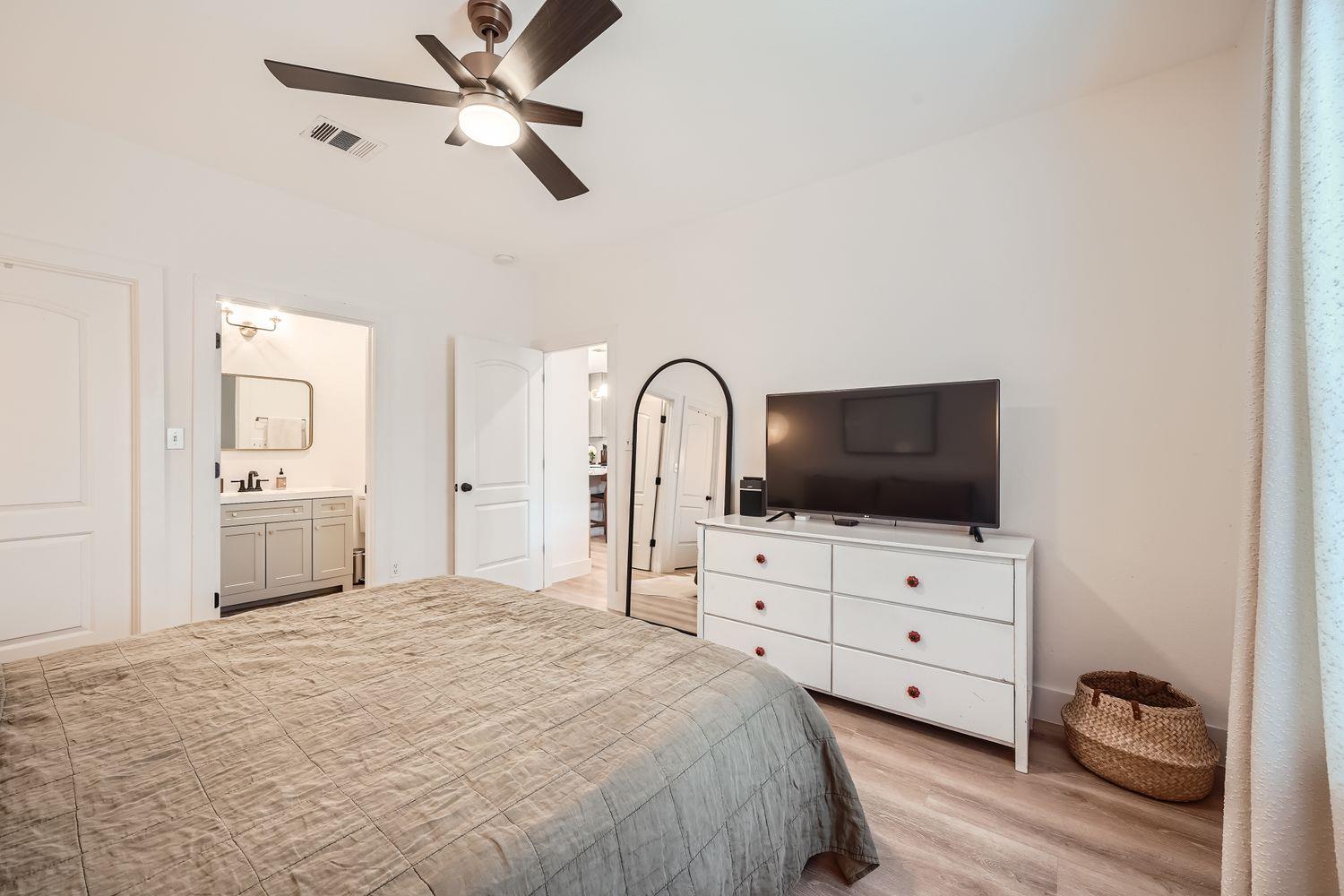 6915 Carver Ave # 1, Austin, TX 78752