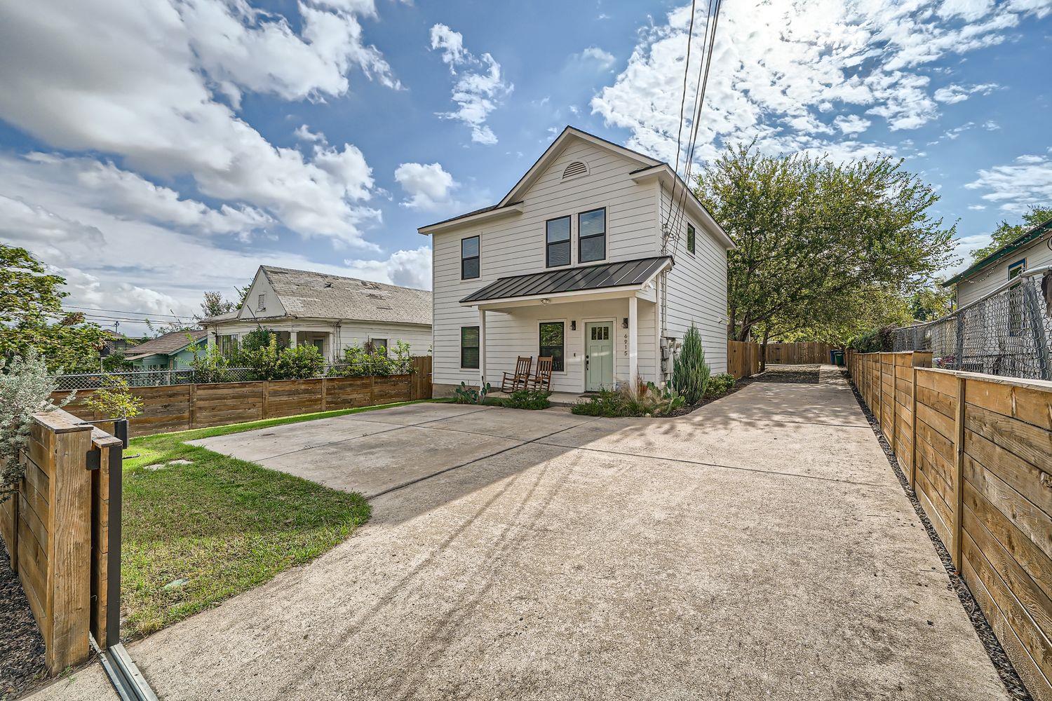 6915 Carver Ave # 1, Austin, TX 78752